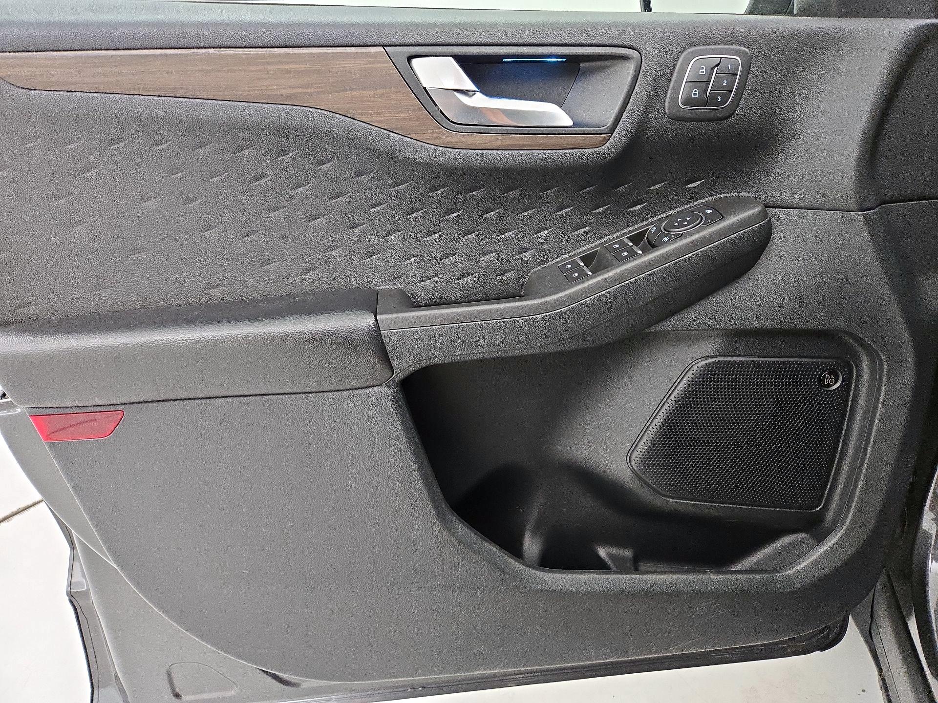 Thumbnail: 2020 Ford Escape - 12