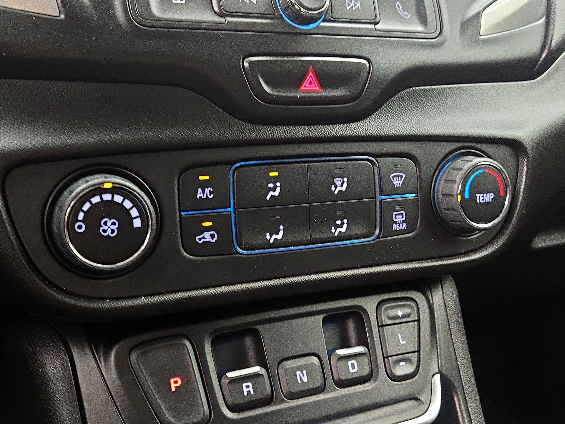 Thumbnail: 2020 GMC Terrain - 16