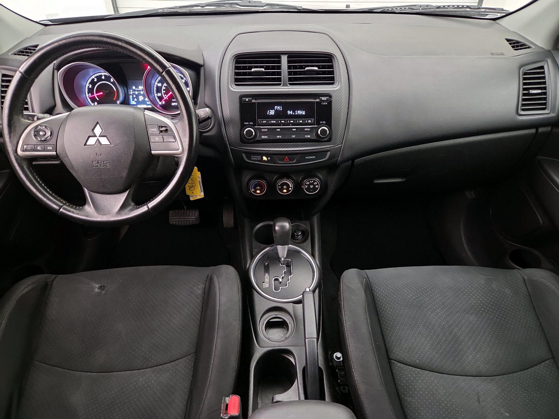 Thumbnail: 2015 Mitsubishi Outlander Sport - 9