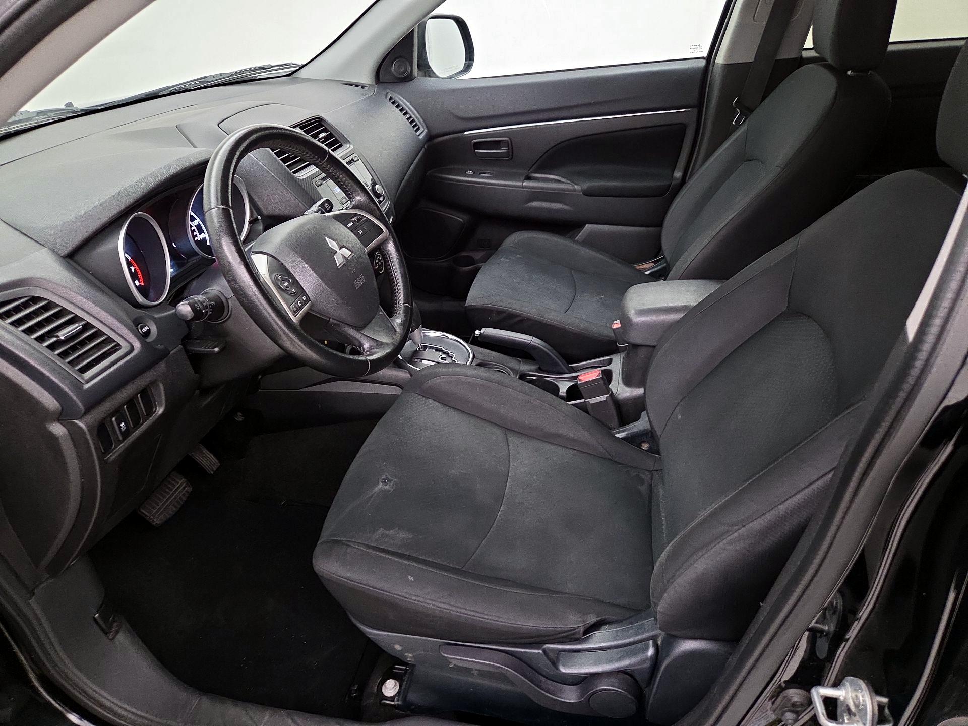 Thumbnail: 2015 Mitsubishi Outlander Sport - 11