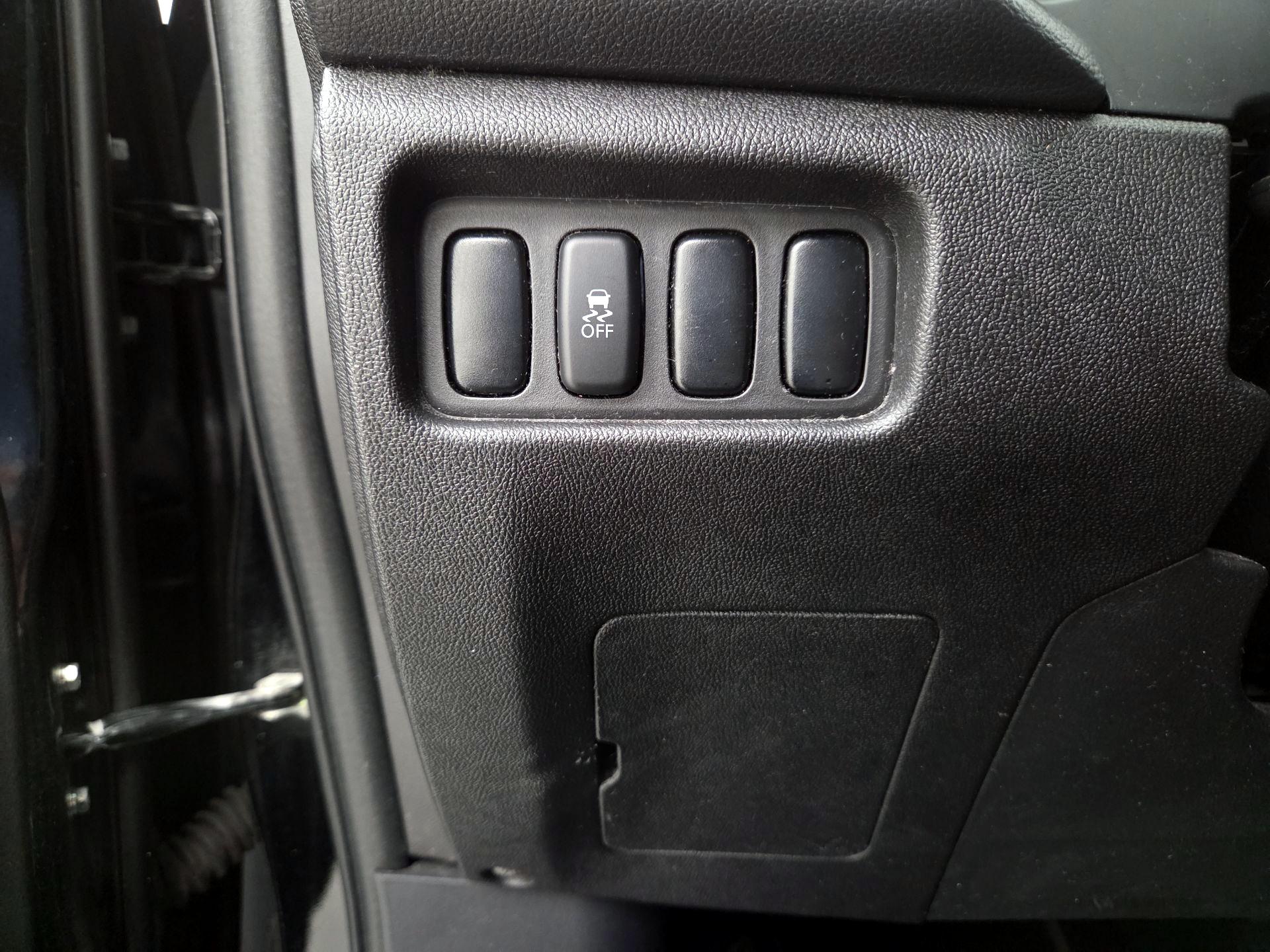 Thumbnail: 2015 Mitsubishi Outlander Sport - 13
