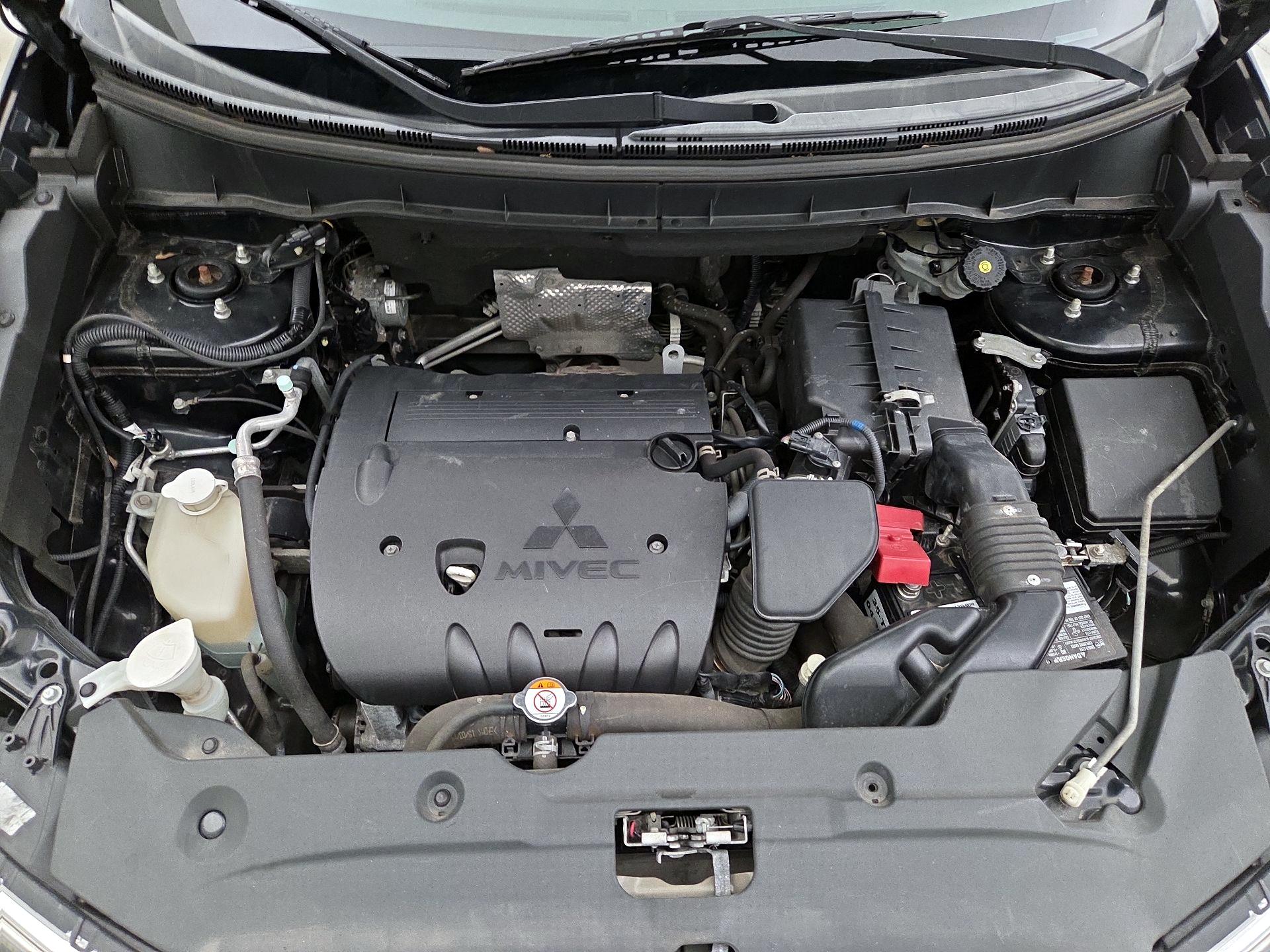 Thumbnail: 2015 Mitsubishi Outlander Sport - 19