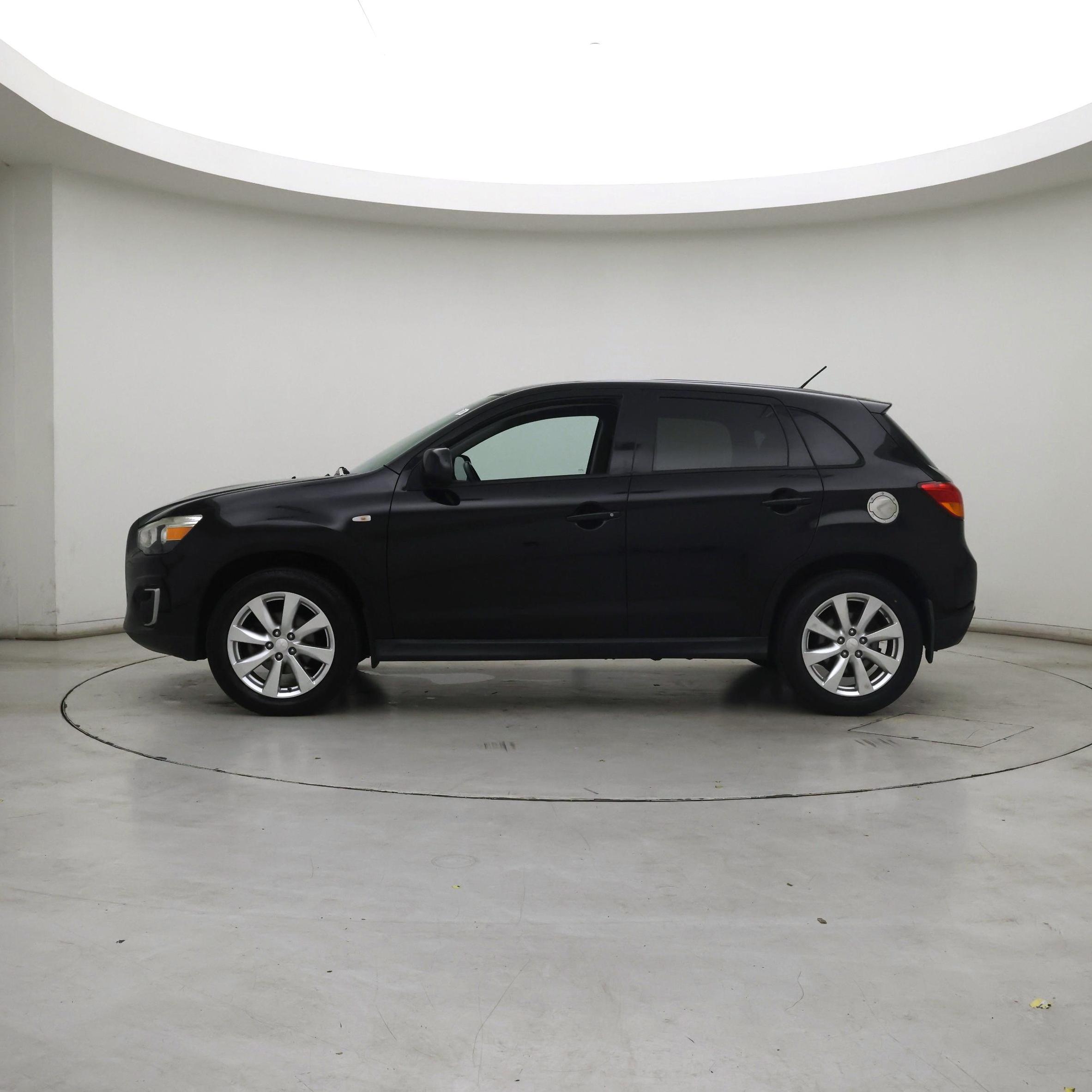 Thumbnail: 2015 Mitsubishi Outlander Sport - 3