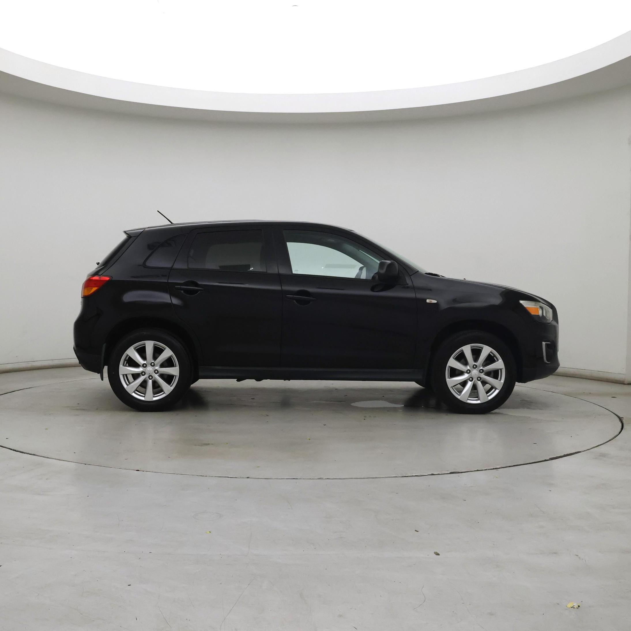 Thumbnail: 2015 Mitsubishi Outlander Sport - 7