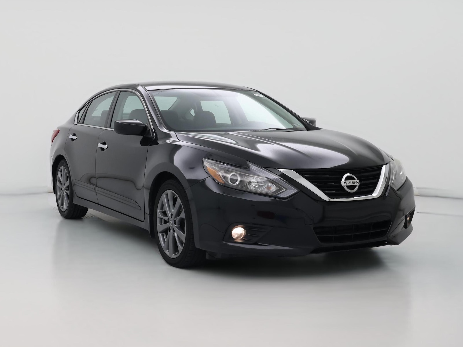2018 Nissan Altima SR - Photo 1