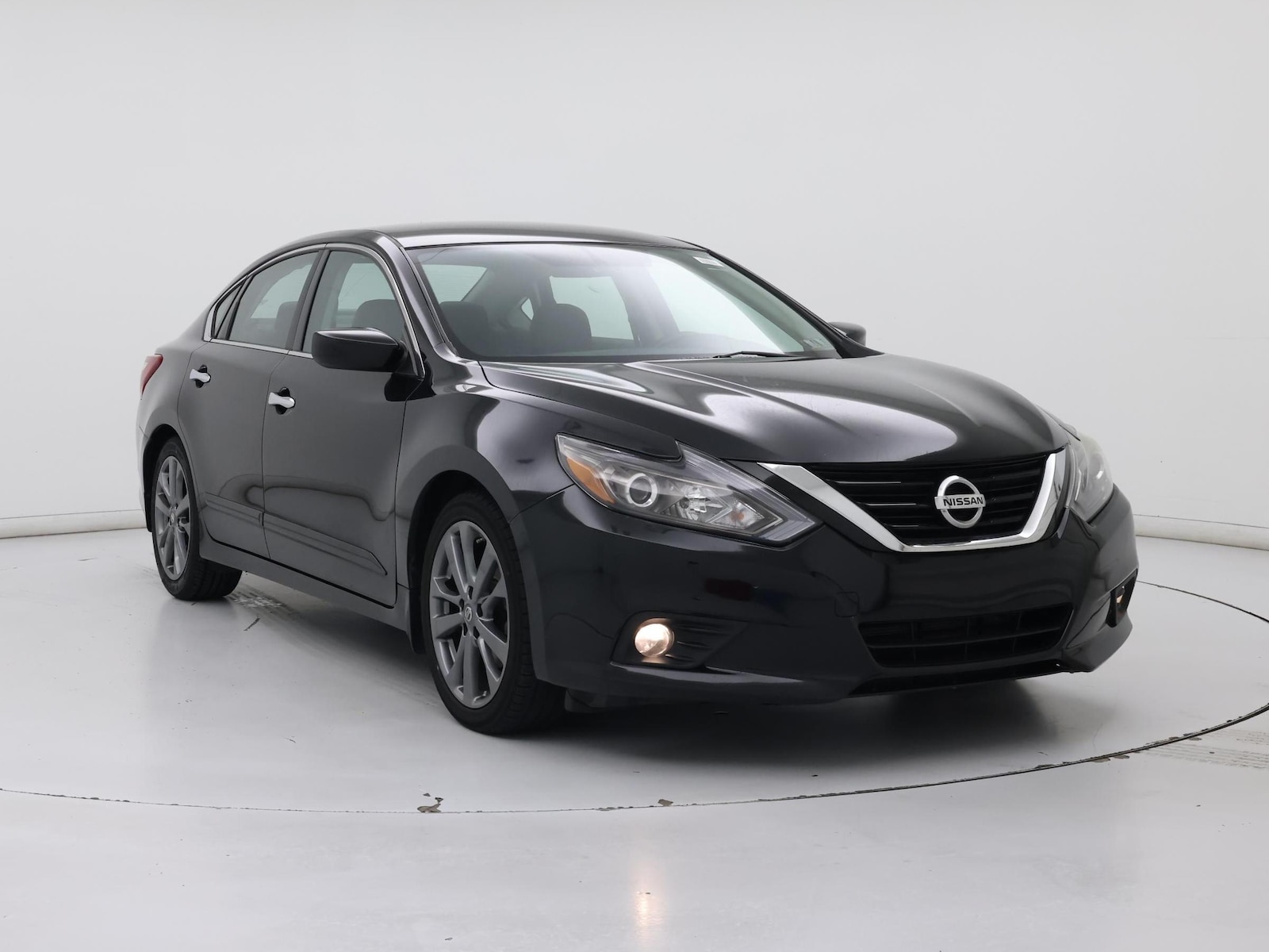 2018 Nissan Altima SR - Photo 2
