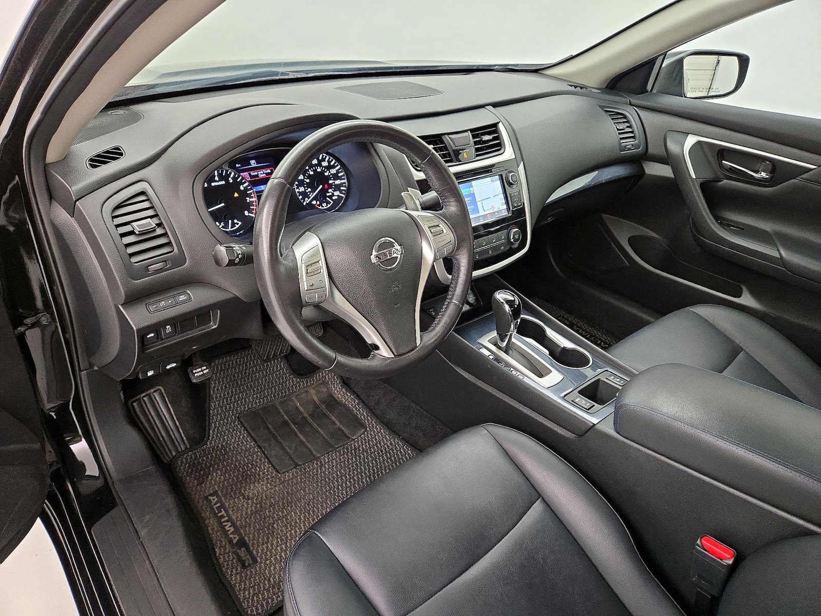 2018 Nissan Altima SR - Photo 12