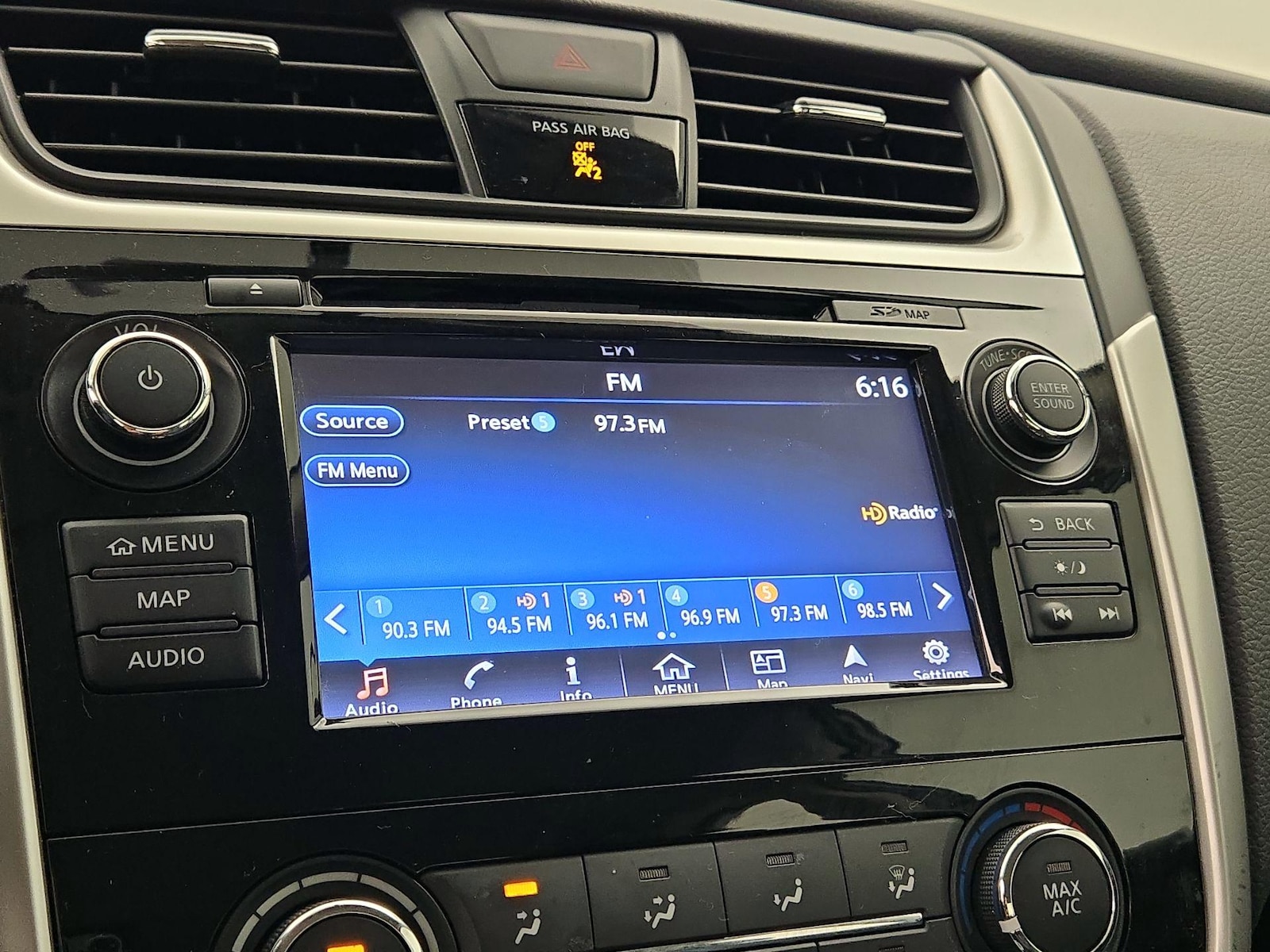 2018 Nissan Altima SR - Photo 17