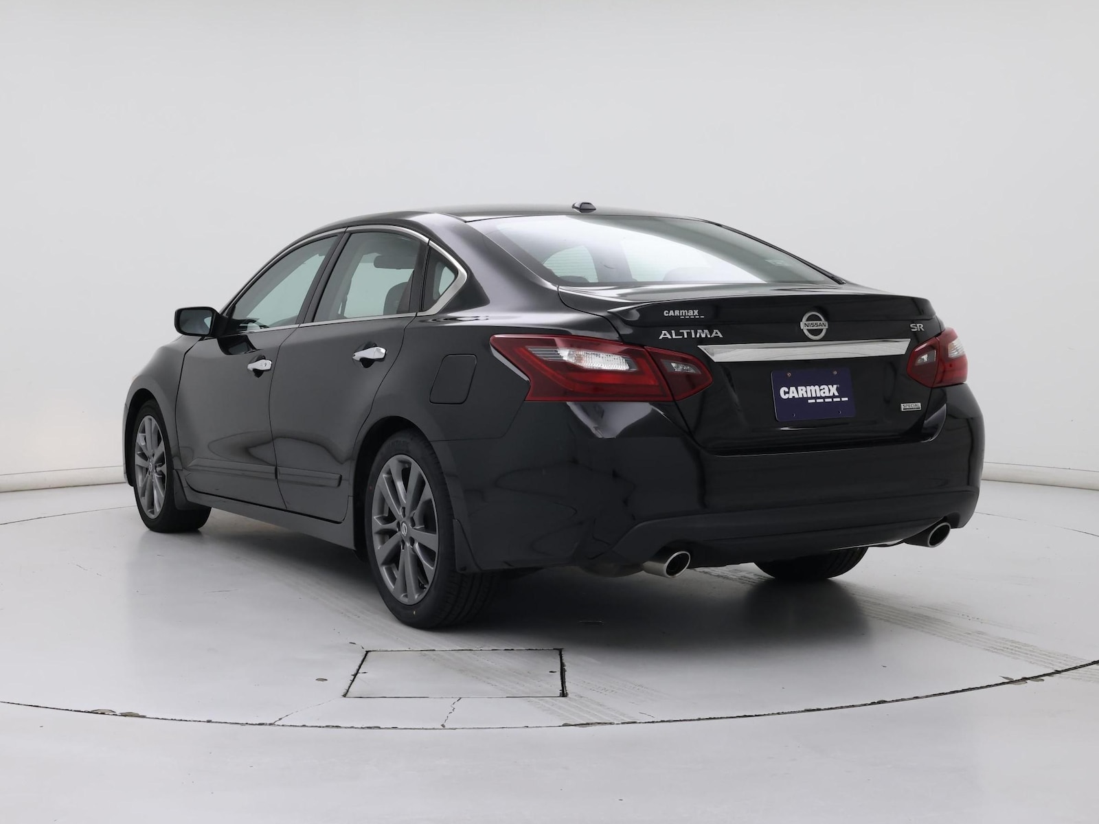 2018 Nissan Altima SR - Photo 3