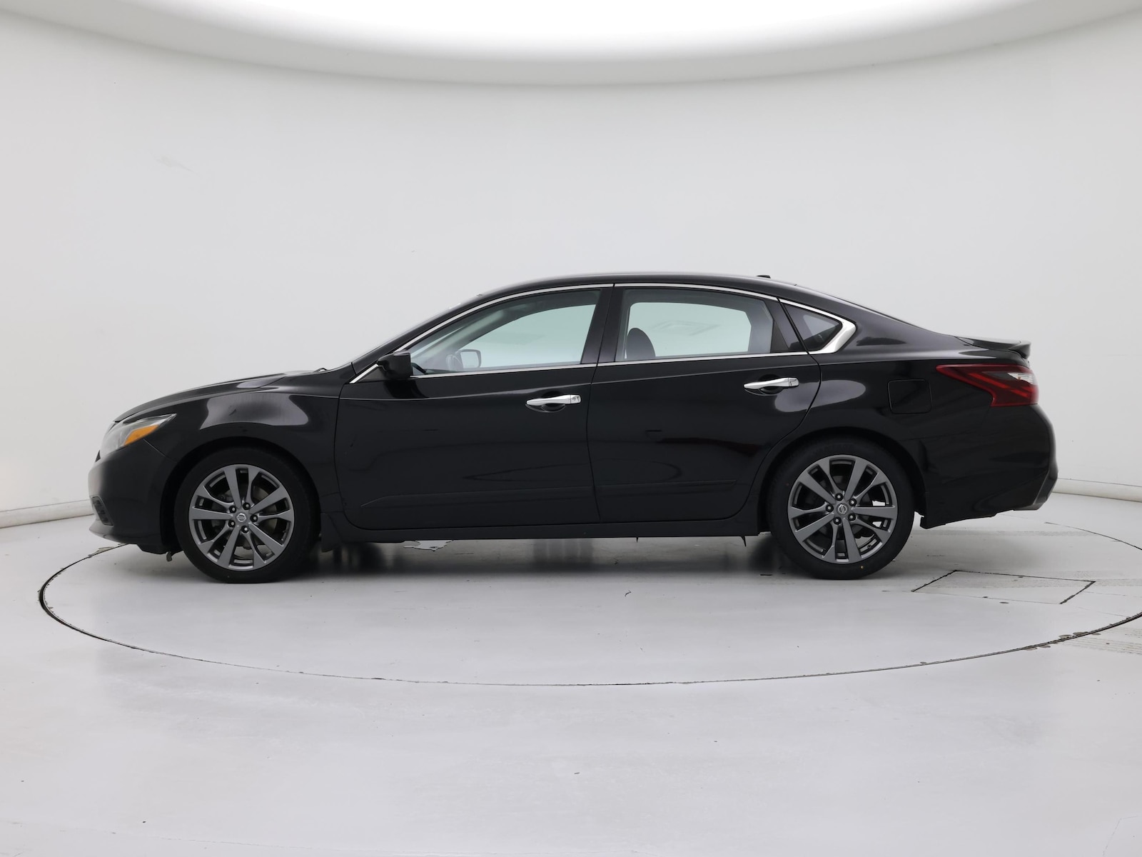 2018 Nissan Altima SR - Photo 4