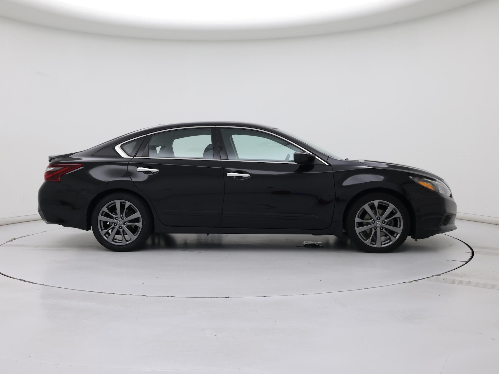 2018 Nissan Altima SR - Photo 8