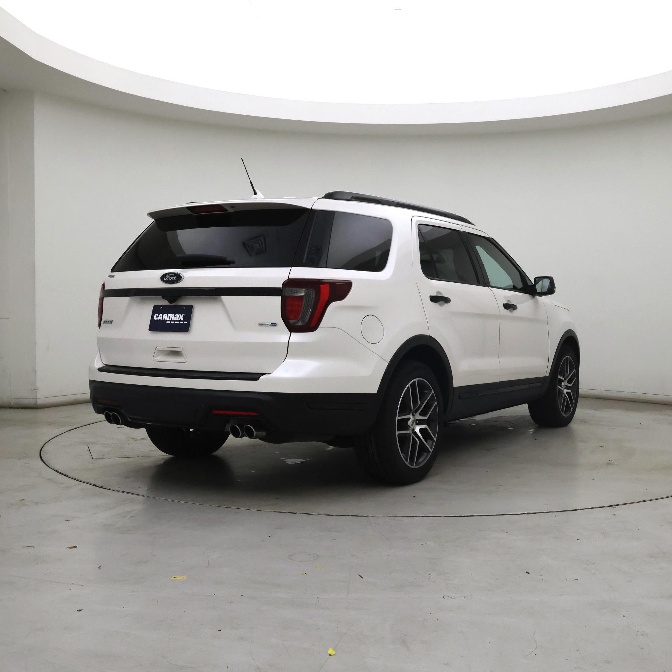 Thumbnail: 2018 Ford Explorer - 8
