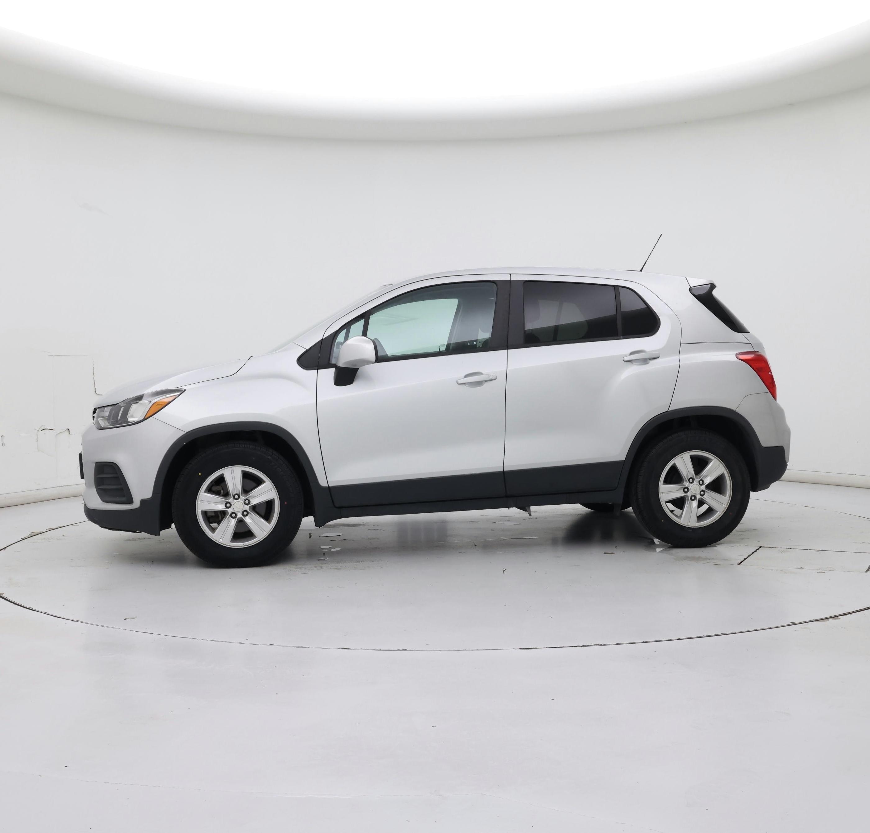 Thumbnail: 2020 Chevrolet Trax - 3