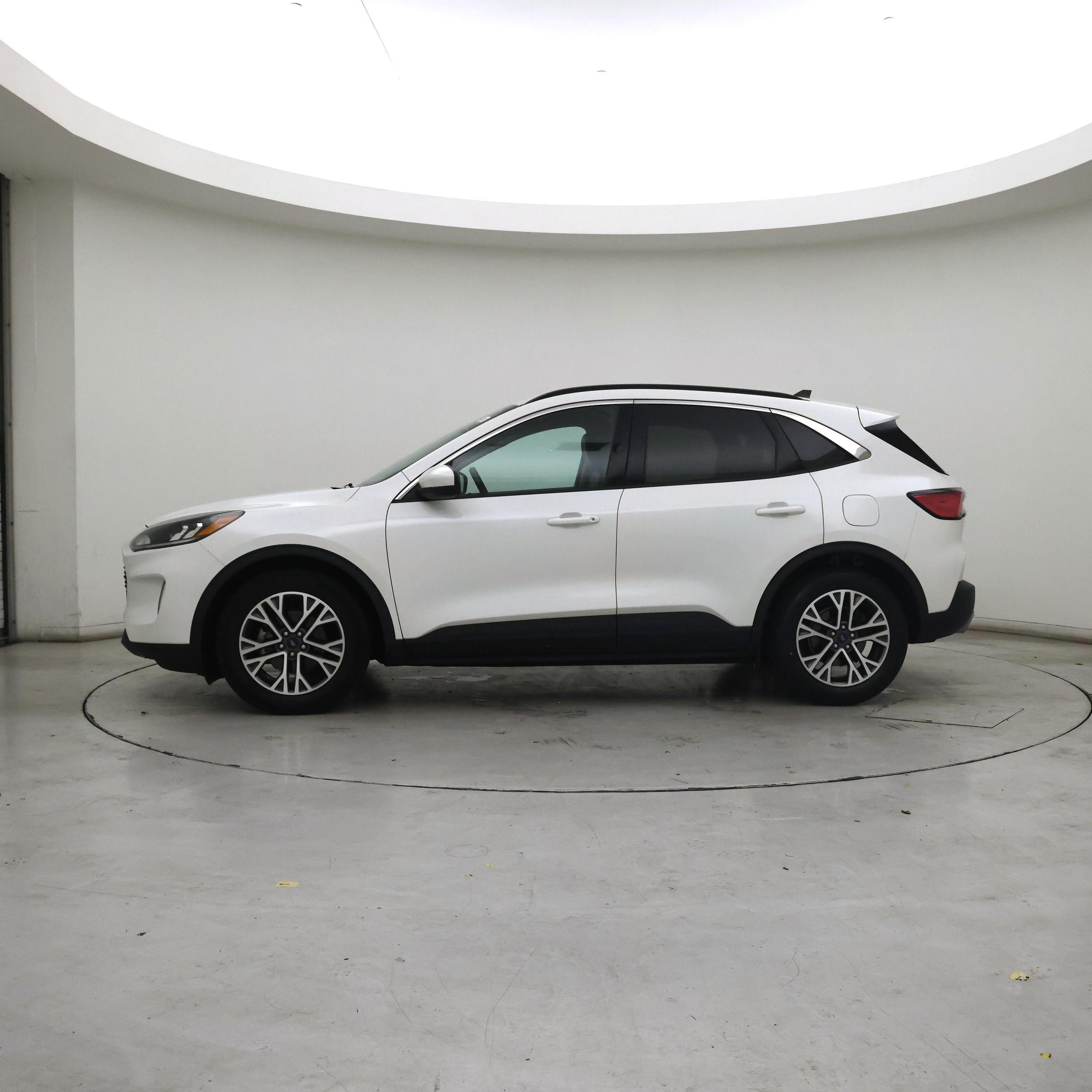 Thumbnail: 2020 Ford Escape - 3