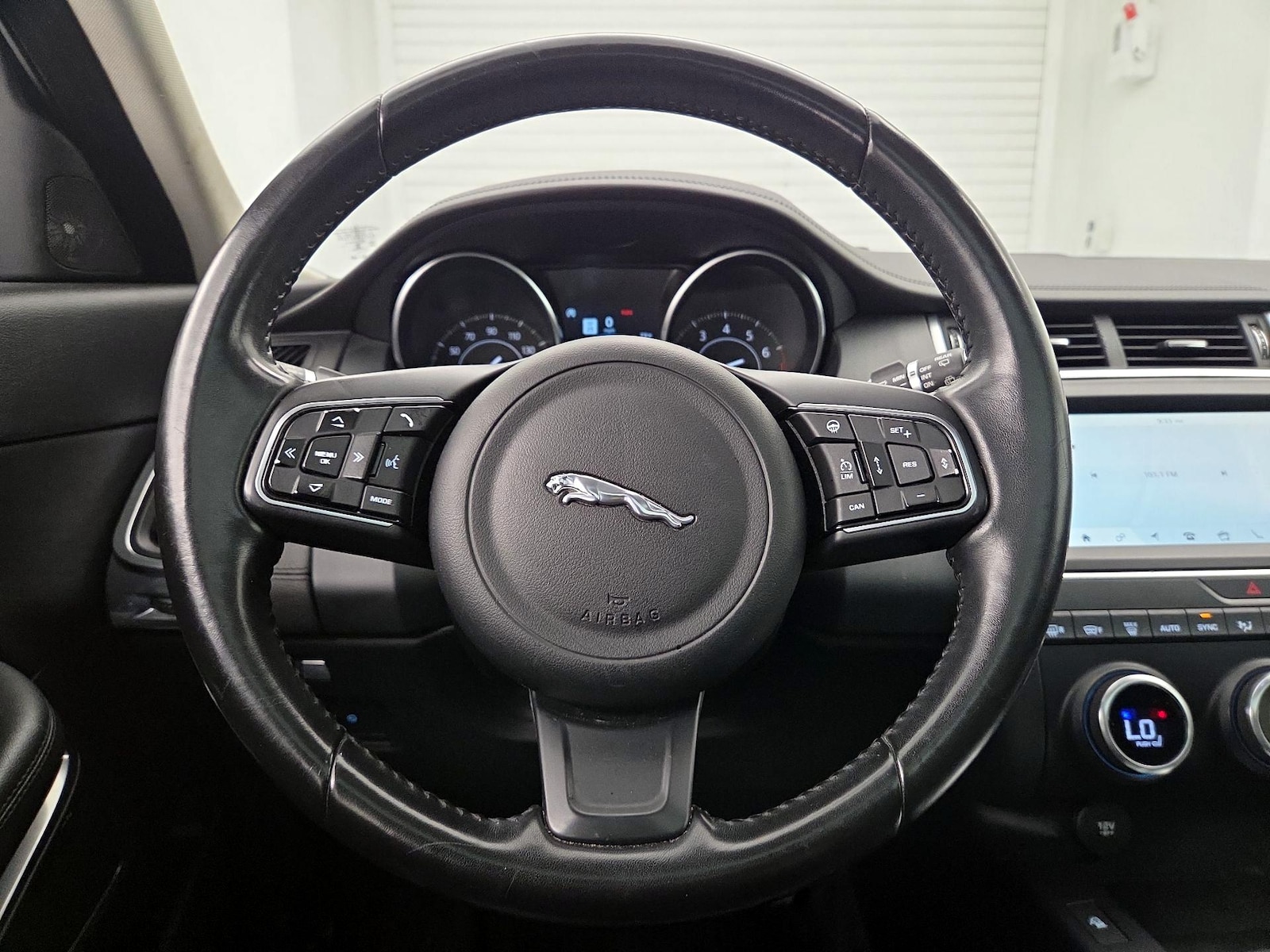 2018 Jaguar E-Pace S - Photo 11