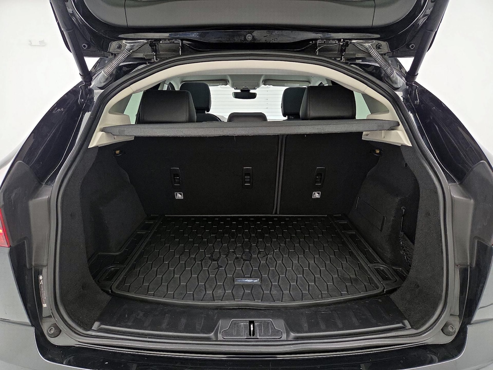 2018 Jaguar E-Pace S - Photo 23