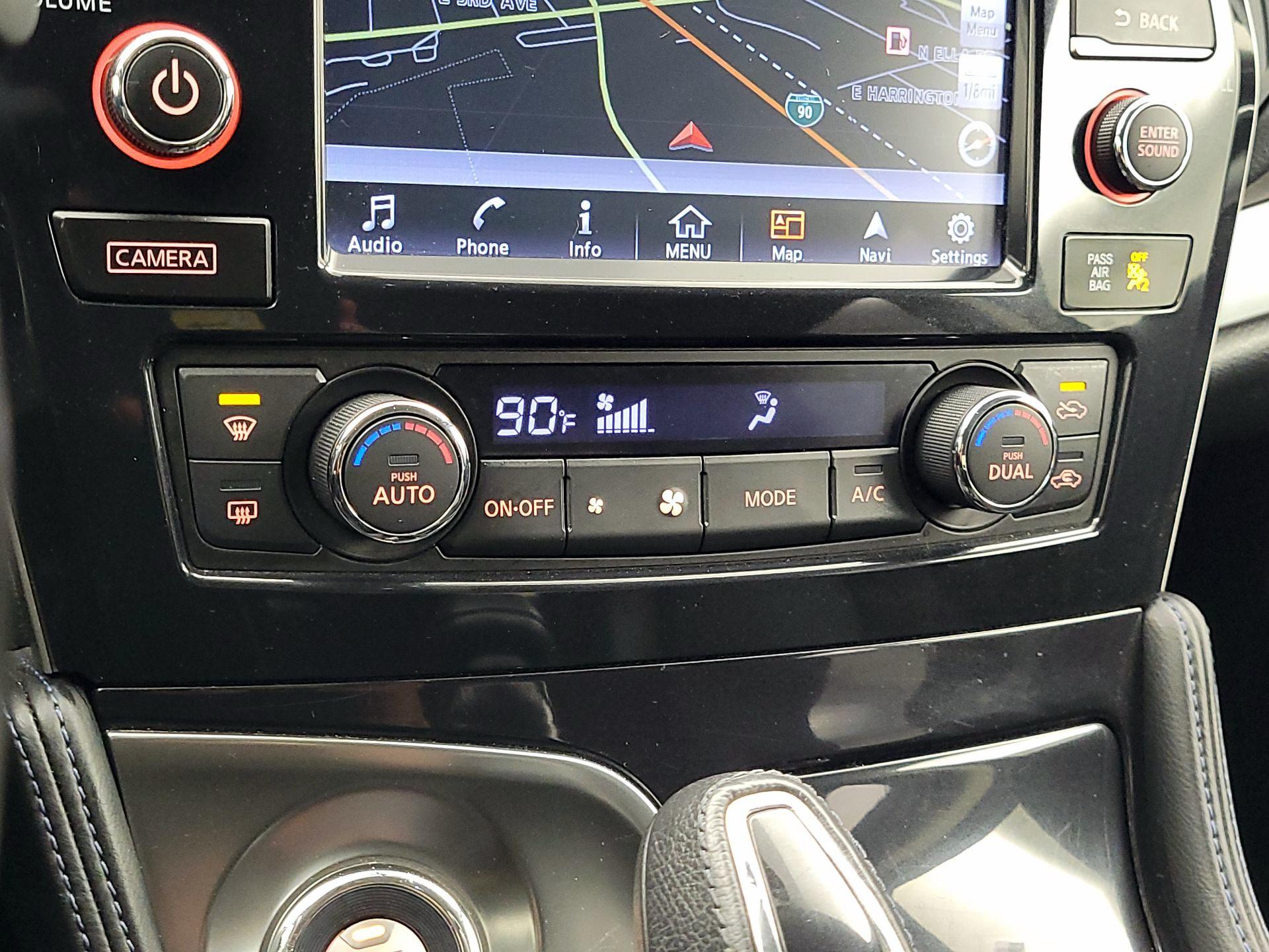 Thumbnail: 2016 Nissan Maxima - 17