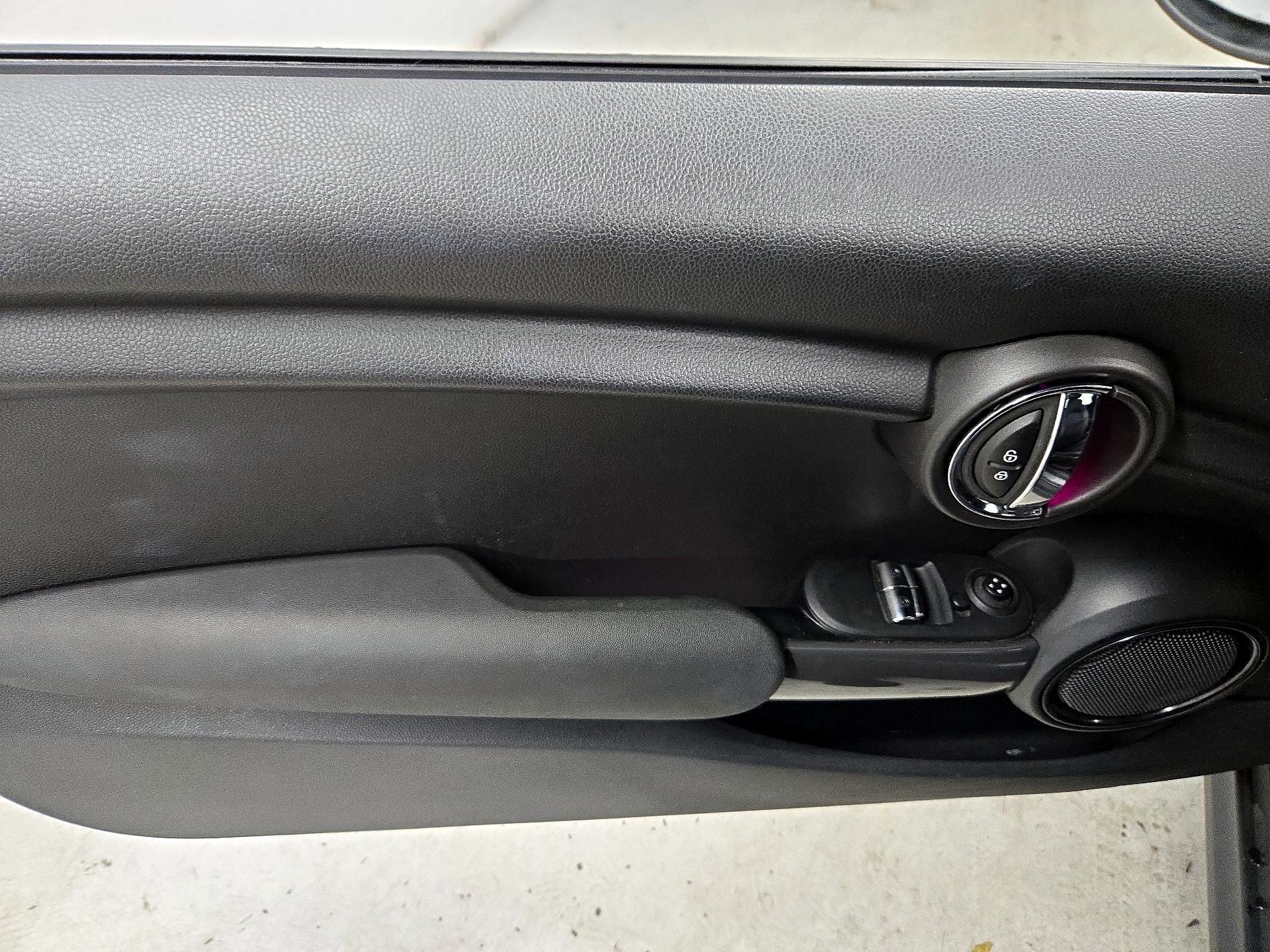 Thumbnail: 2020 MINI Cooper Hardtop - 12