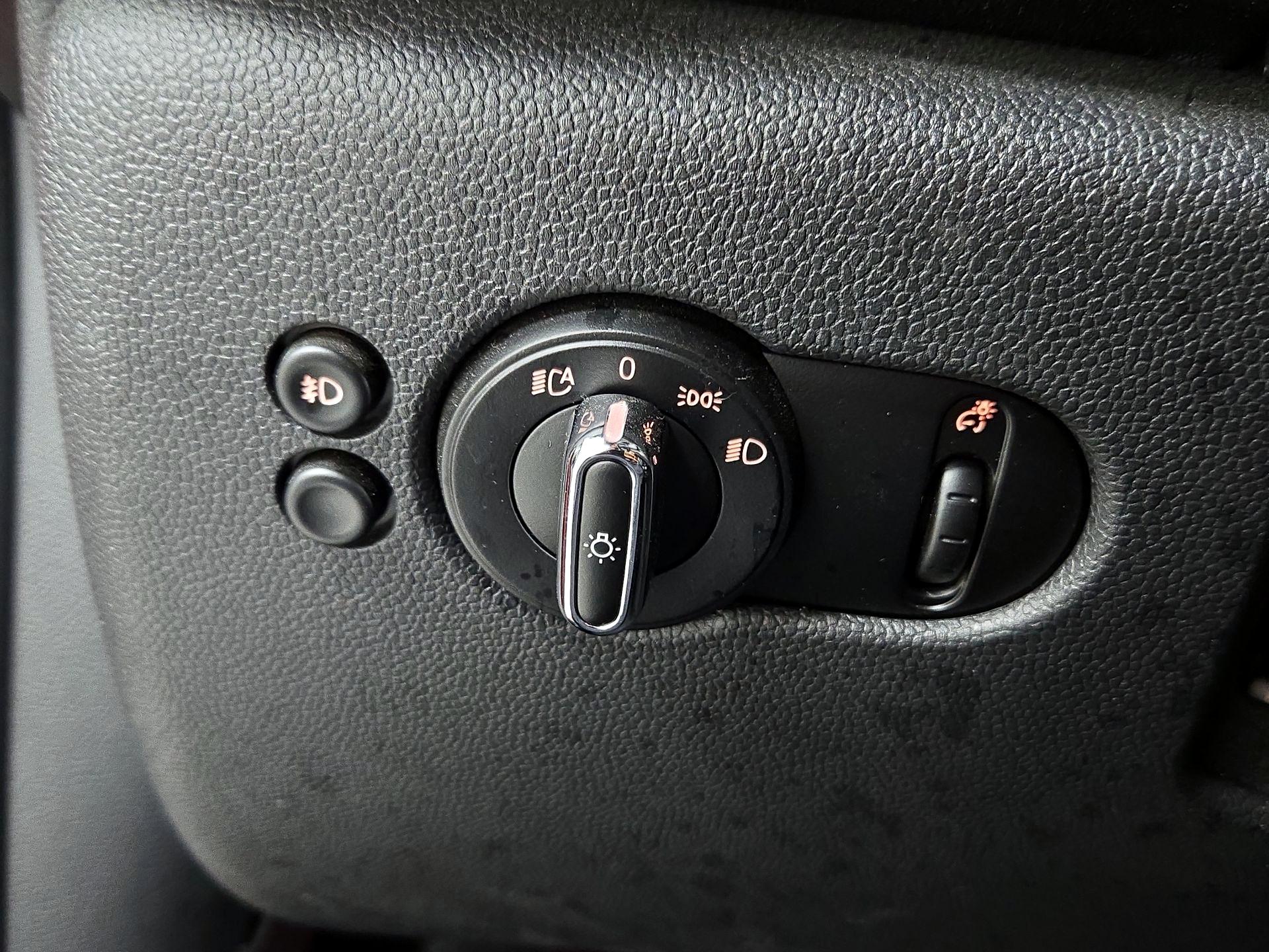 Thumbnail: 2020 MINI Cooper Hardtop - 13