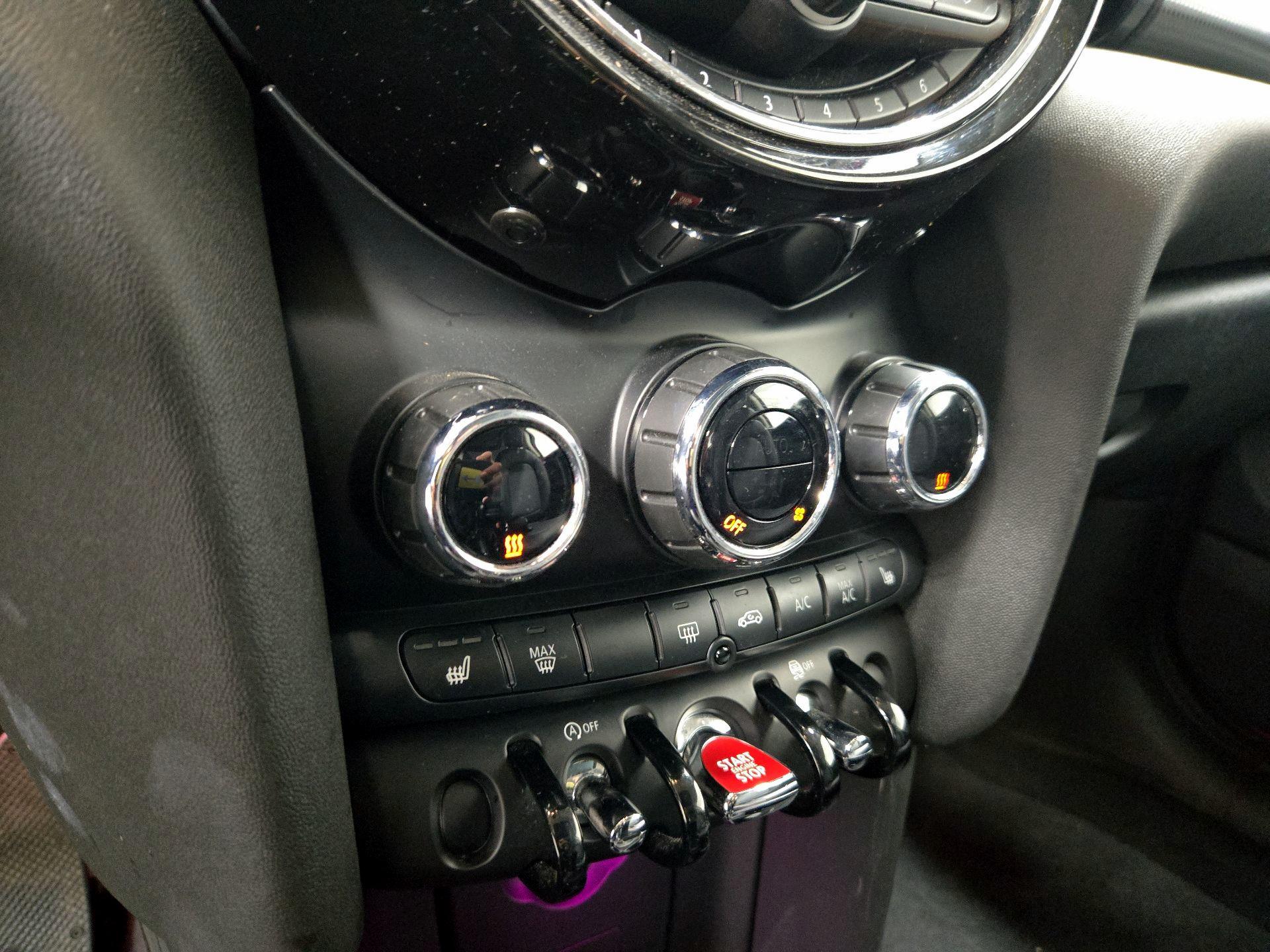 Thumbnail: 2020 MINI Cooper Hardtop - 16