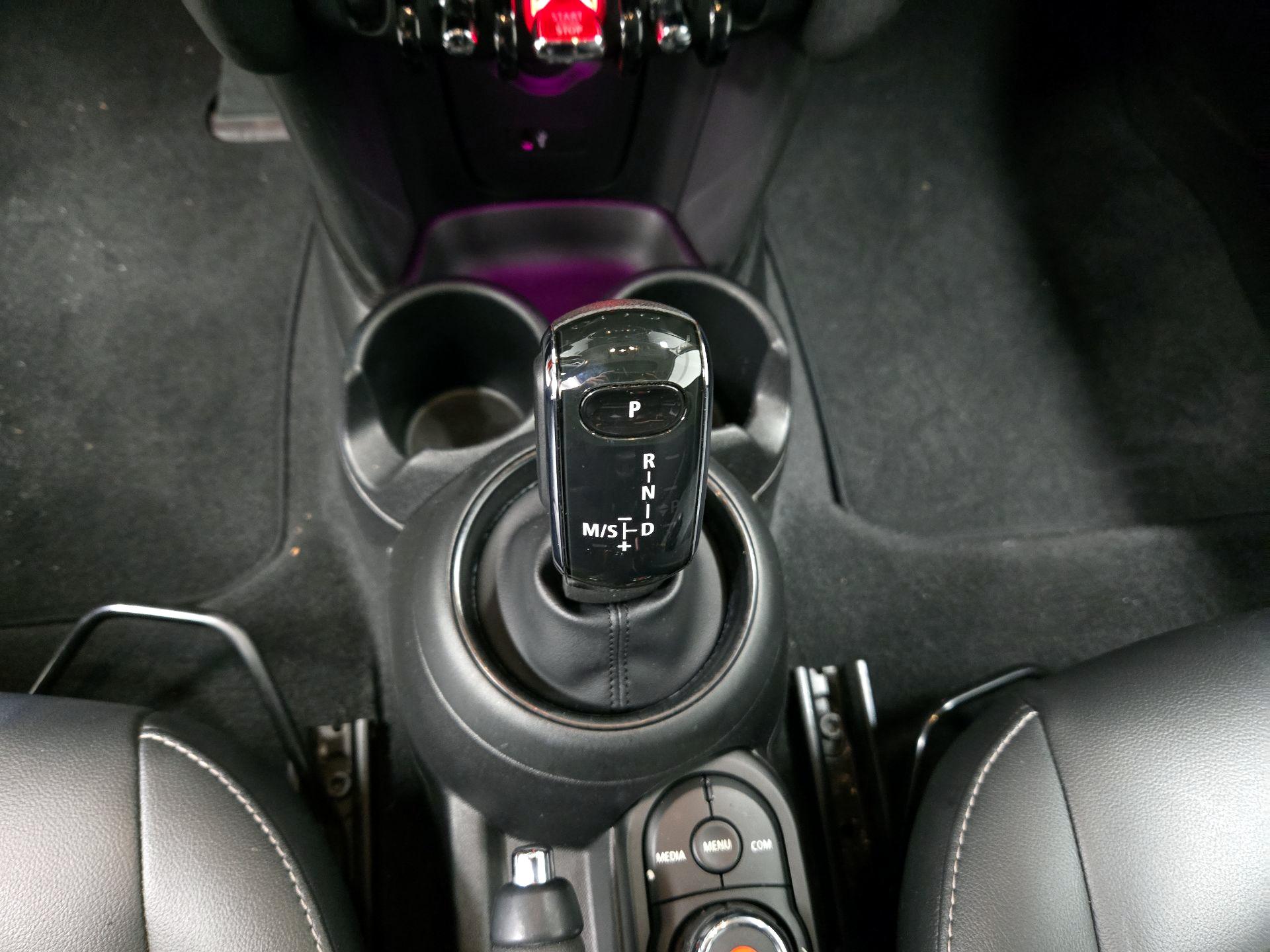 Thumbnail: 2020 MINI Cooper Hardtop - 17