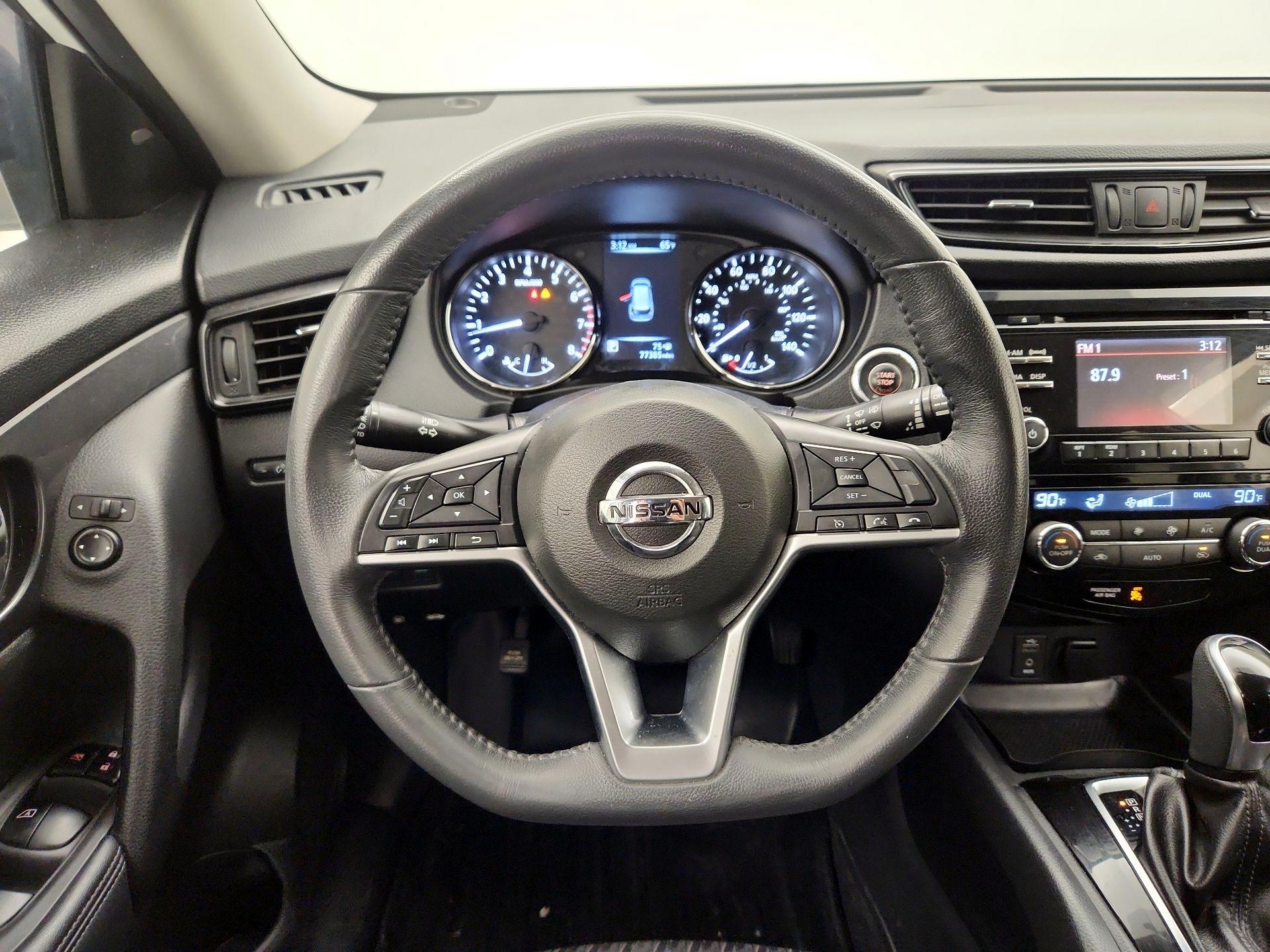 Thumbnail: 2017 Nissan Rogue - 10