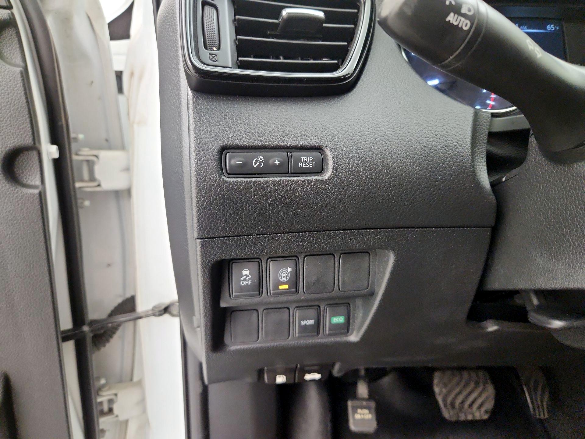 Thumbnail: 2017 Nissan Rogue - 13