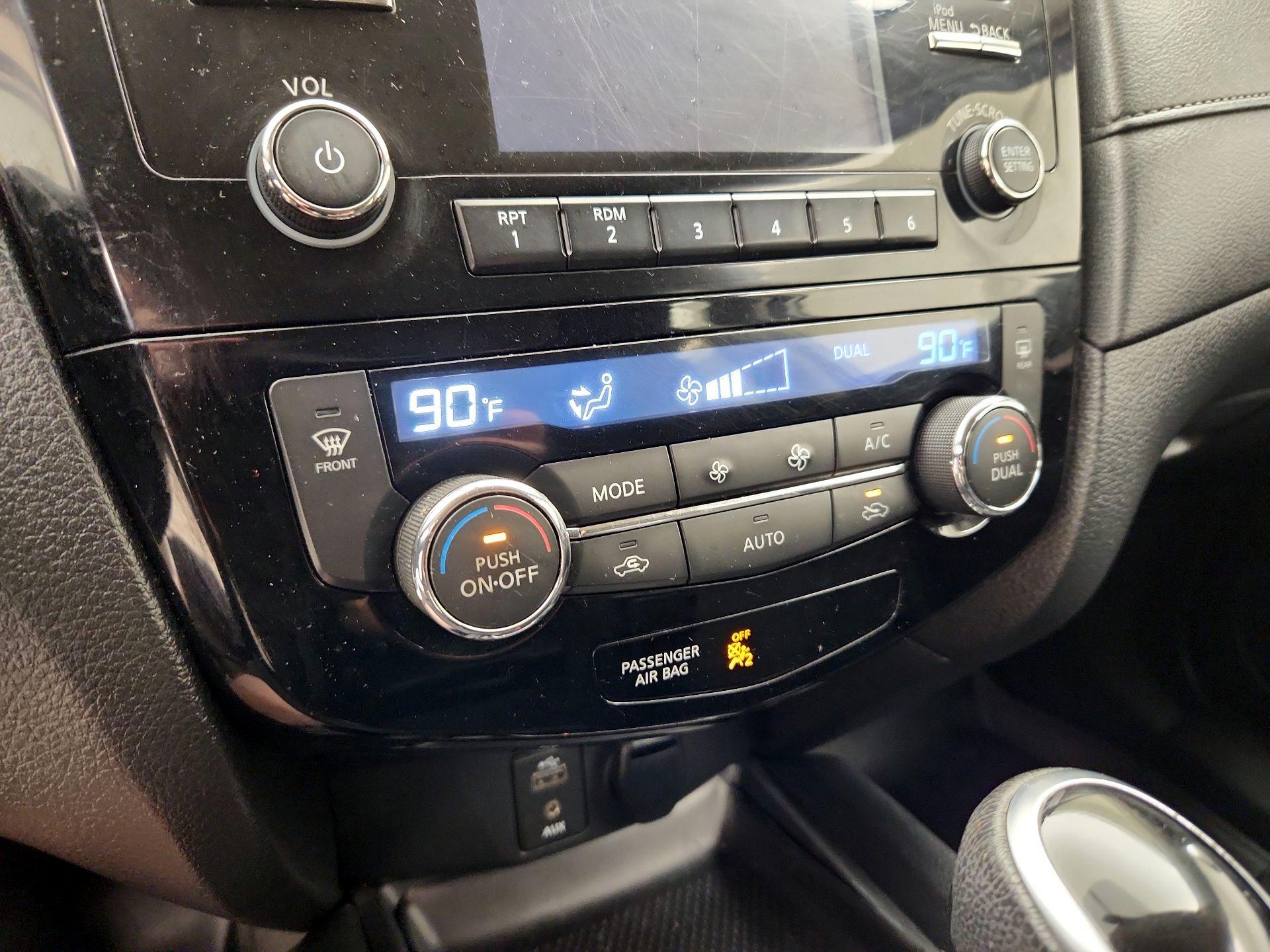 Thumbnail: 2017 Nissan Rogue - 16