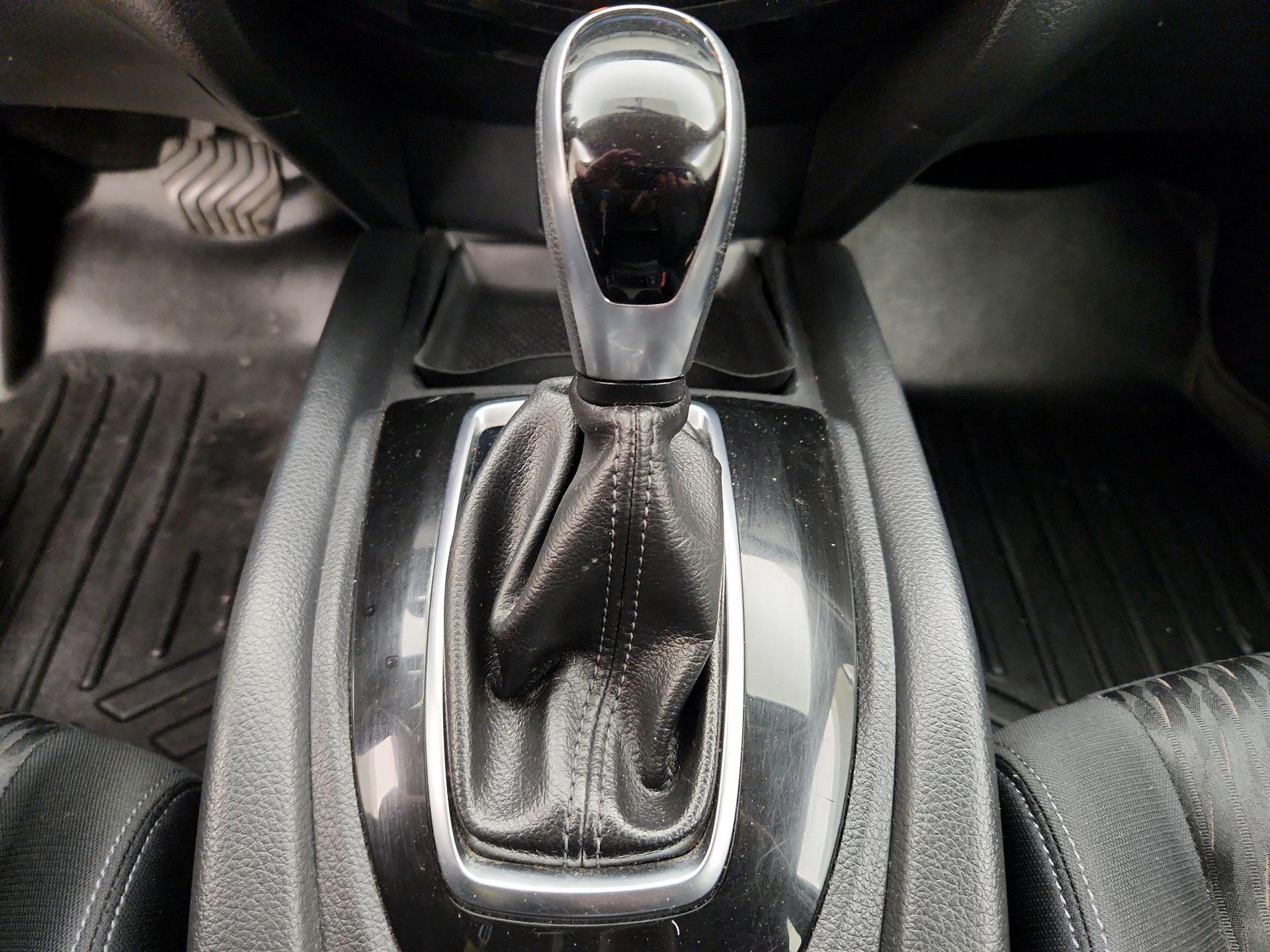 Thumbnail: 2017 Nissan Rogue - 17