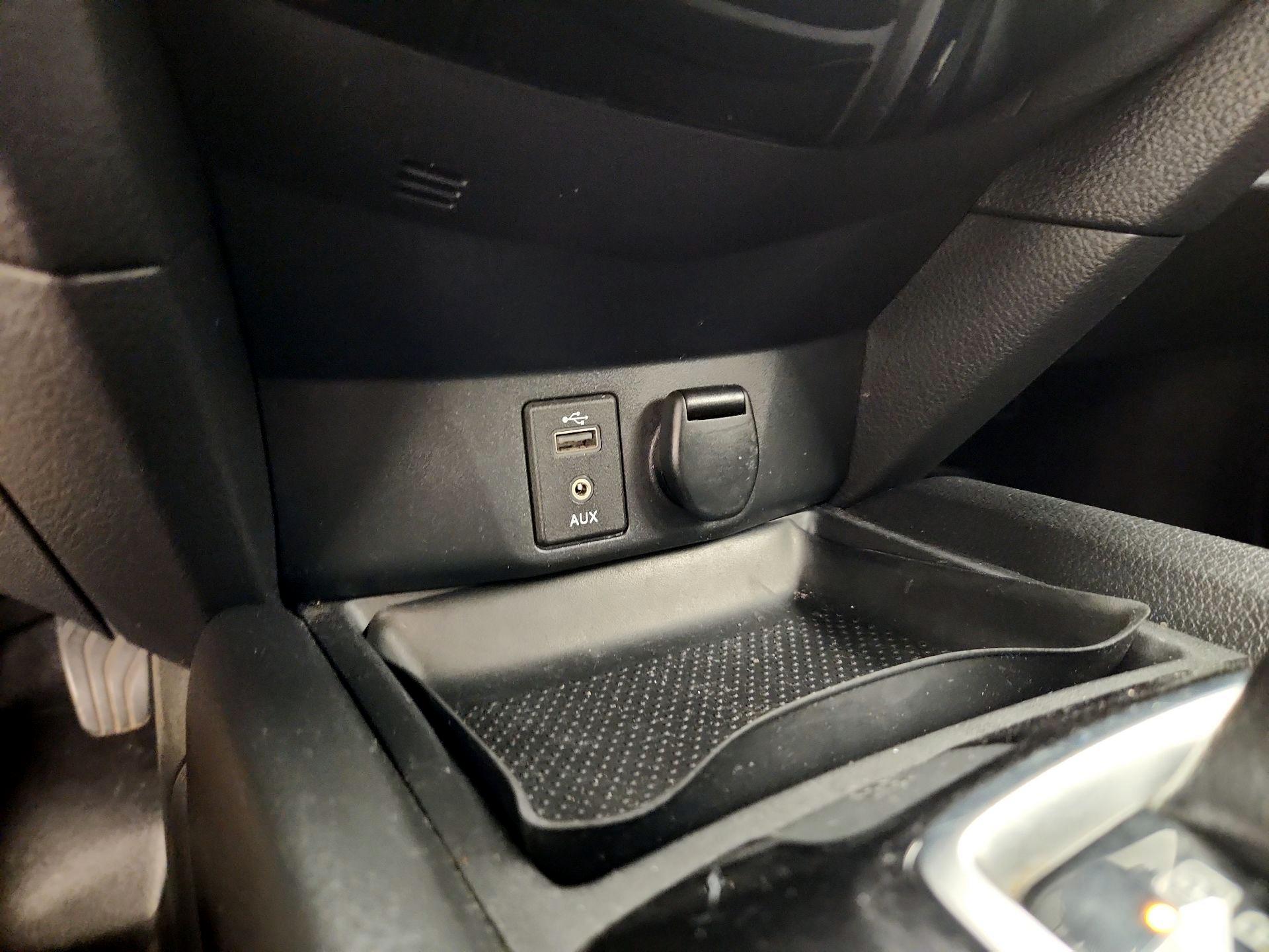 Thumbnail: 2017 Nissan Rogue - 18