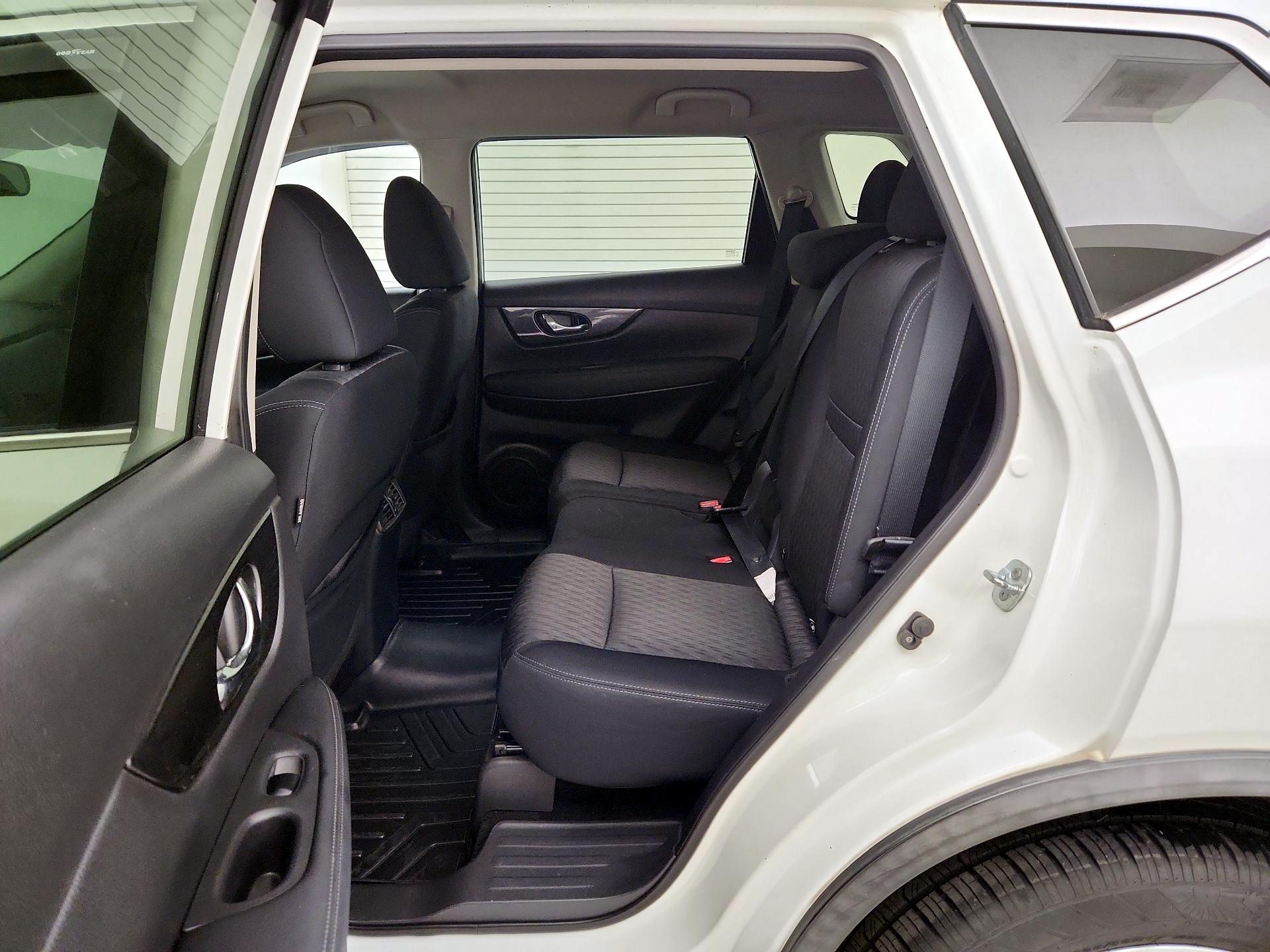 Thumbnail: 2017 Nissan Rogue - 19