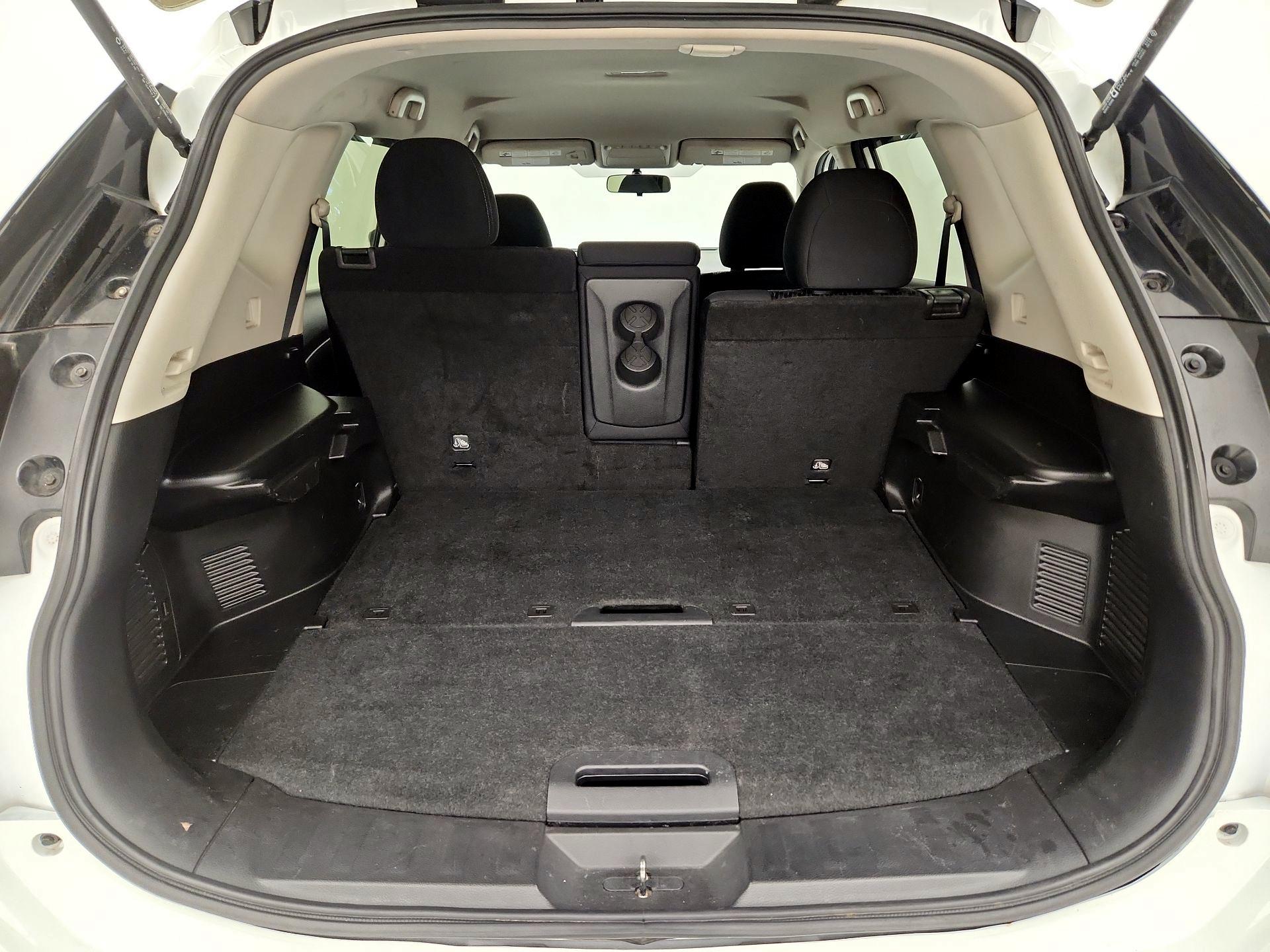 Thumbnail: 2017 Nissan Rogue - 20