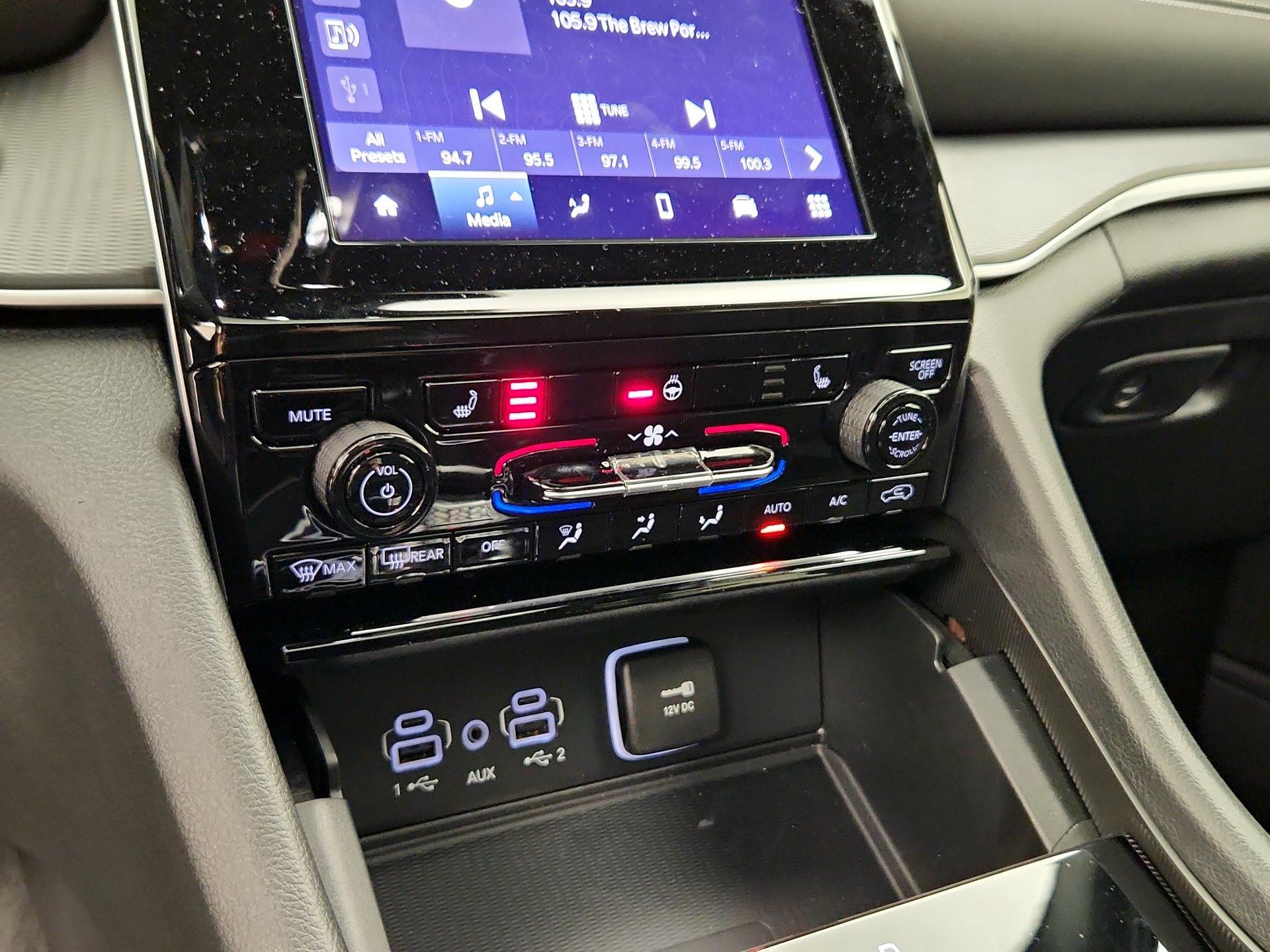 Thumbnail: 2025 Jeep Grand Cherokee - 16