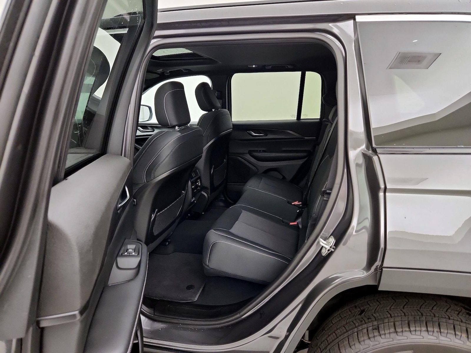 2025 Jeep Grand Cherokee Laredo - Photo 21