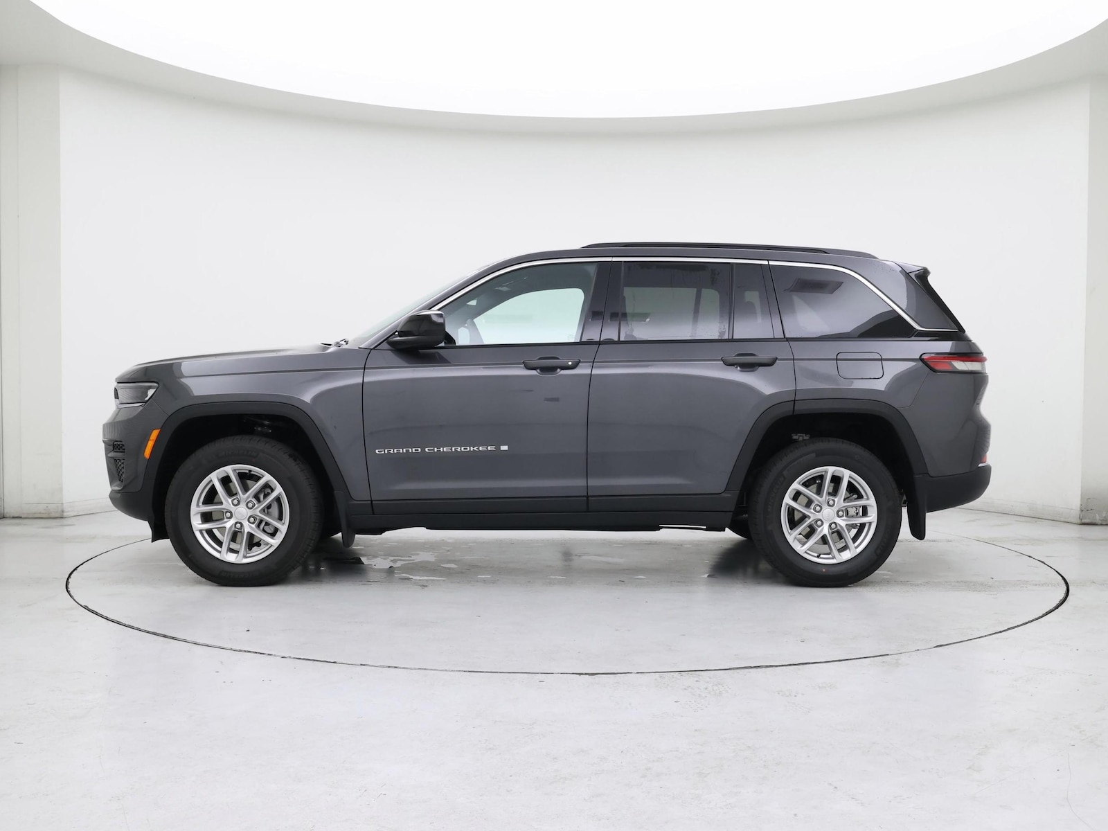 2025 Jeep Grand Cherokee Laredo - Photo 4