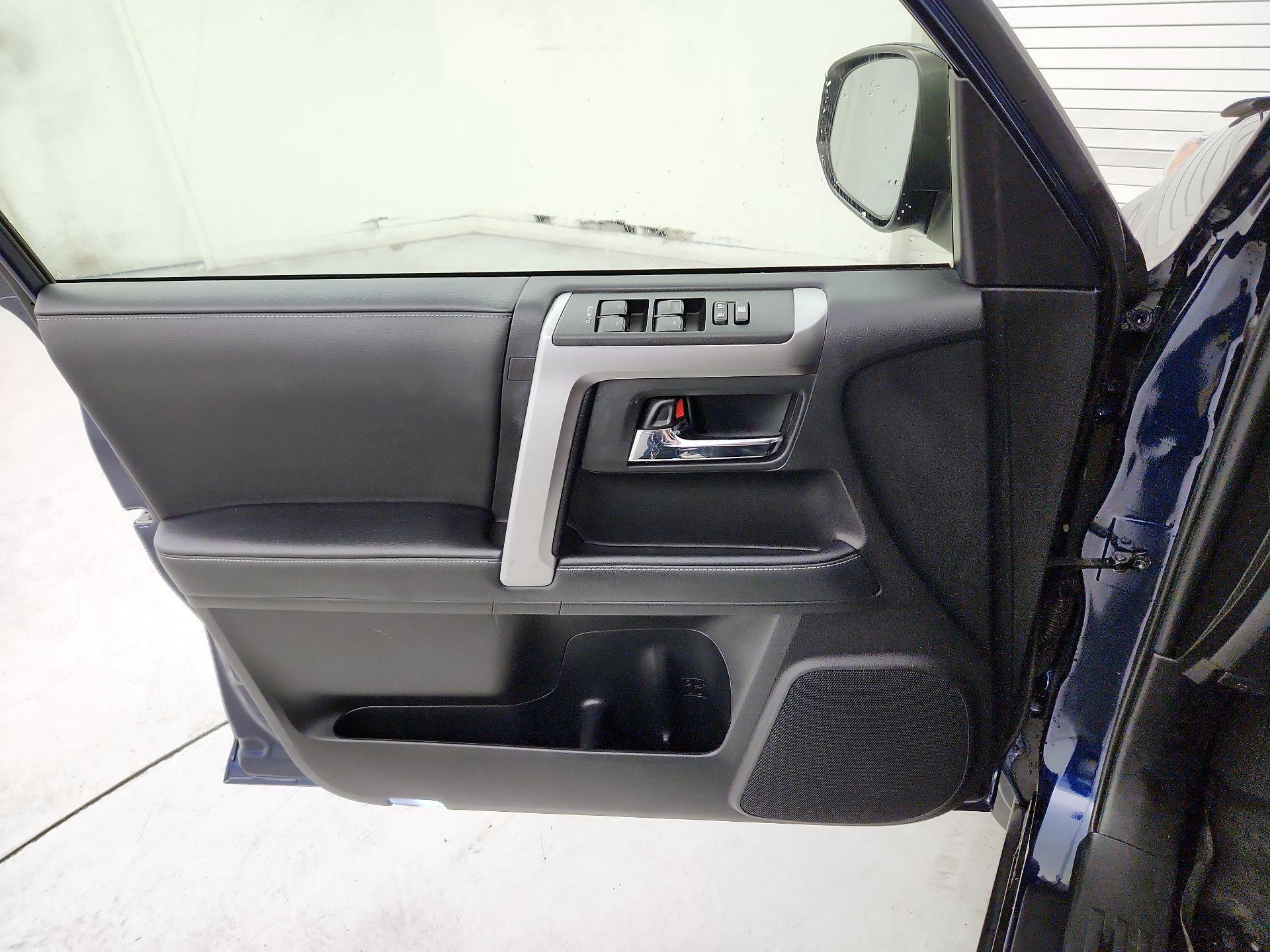 Thumbnail: 2021 Toyota 4Runner - 12