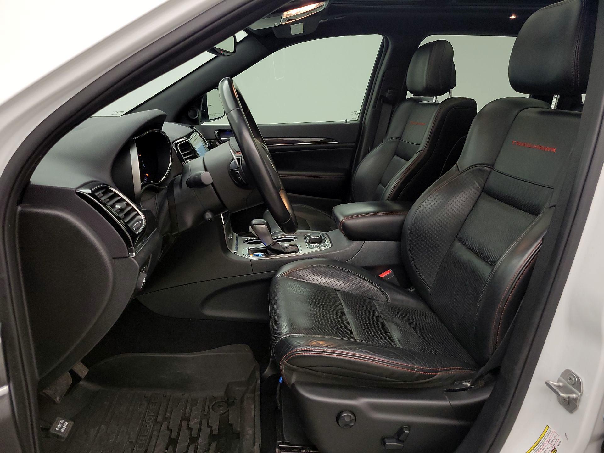 Thumbnail: 2020 Jeep Grand Cherokee - 11