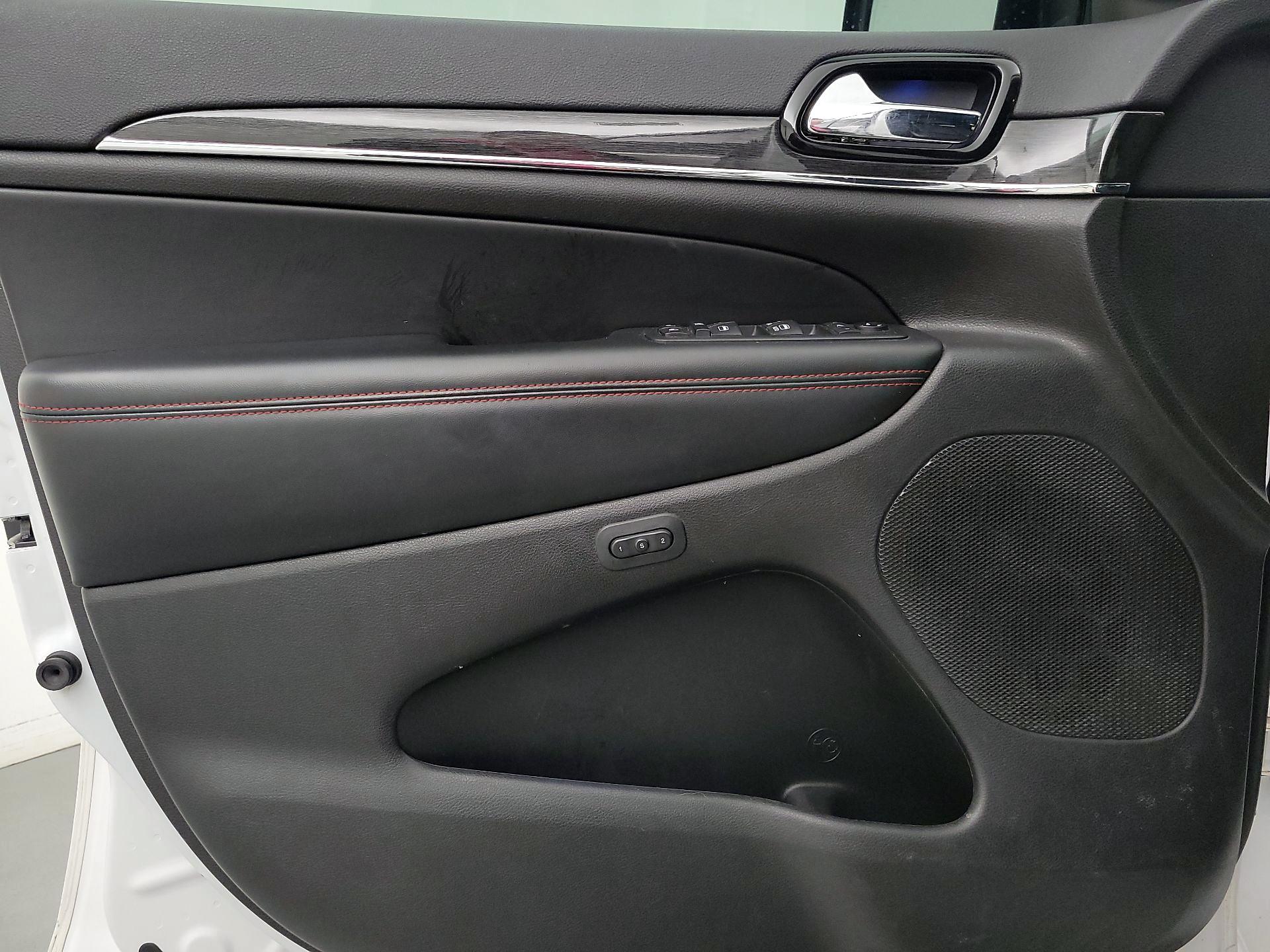 Thumbnail: 2020 Jeep Grand Cherokee - 12