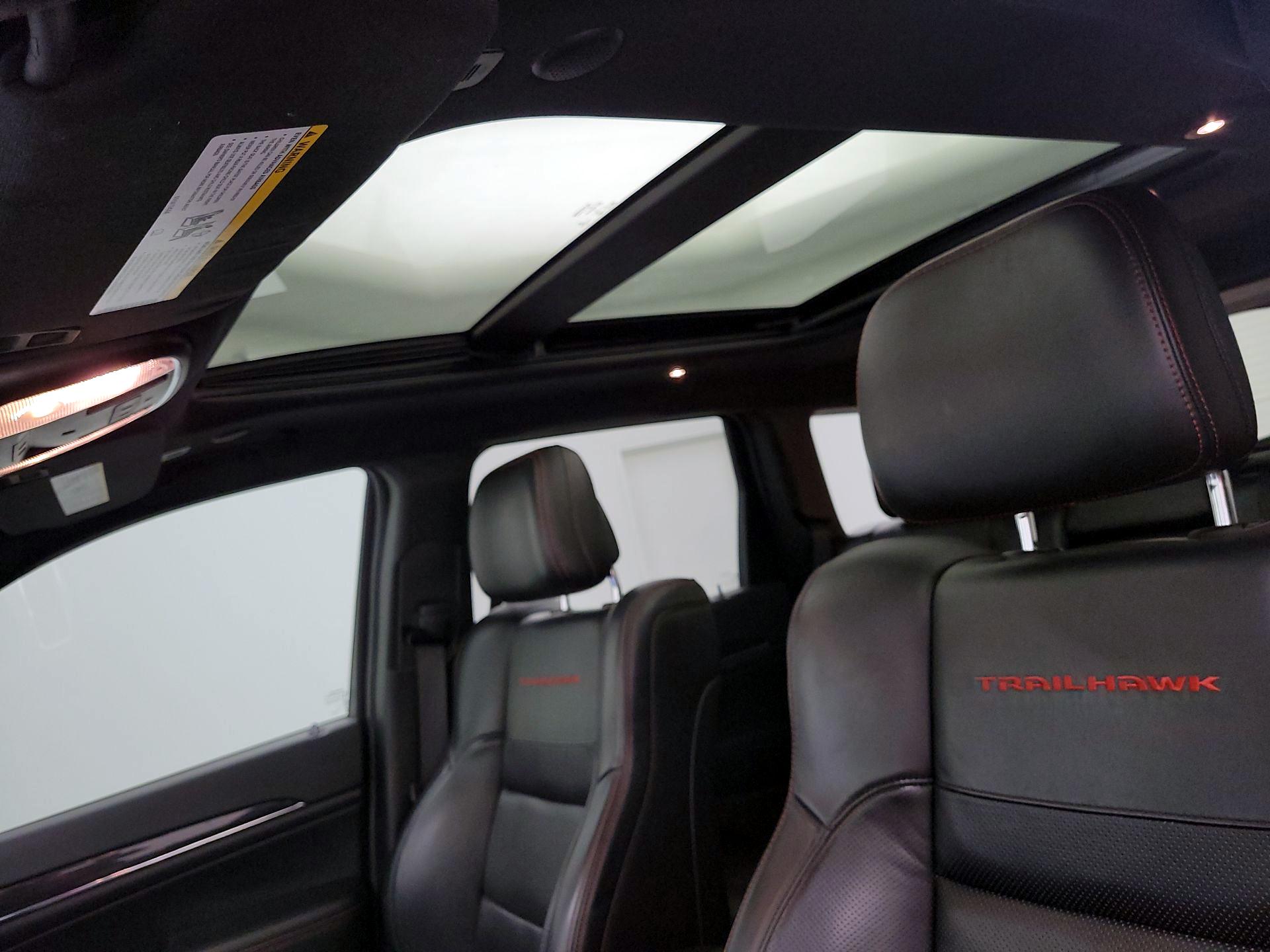 Thumbnail: 2020 Jeep Grand Cherokee - 20