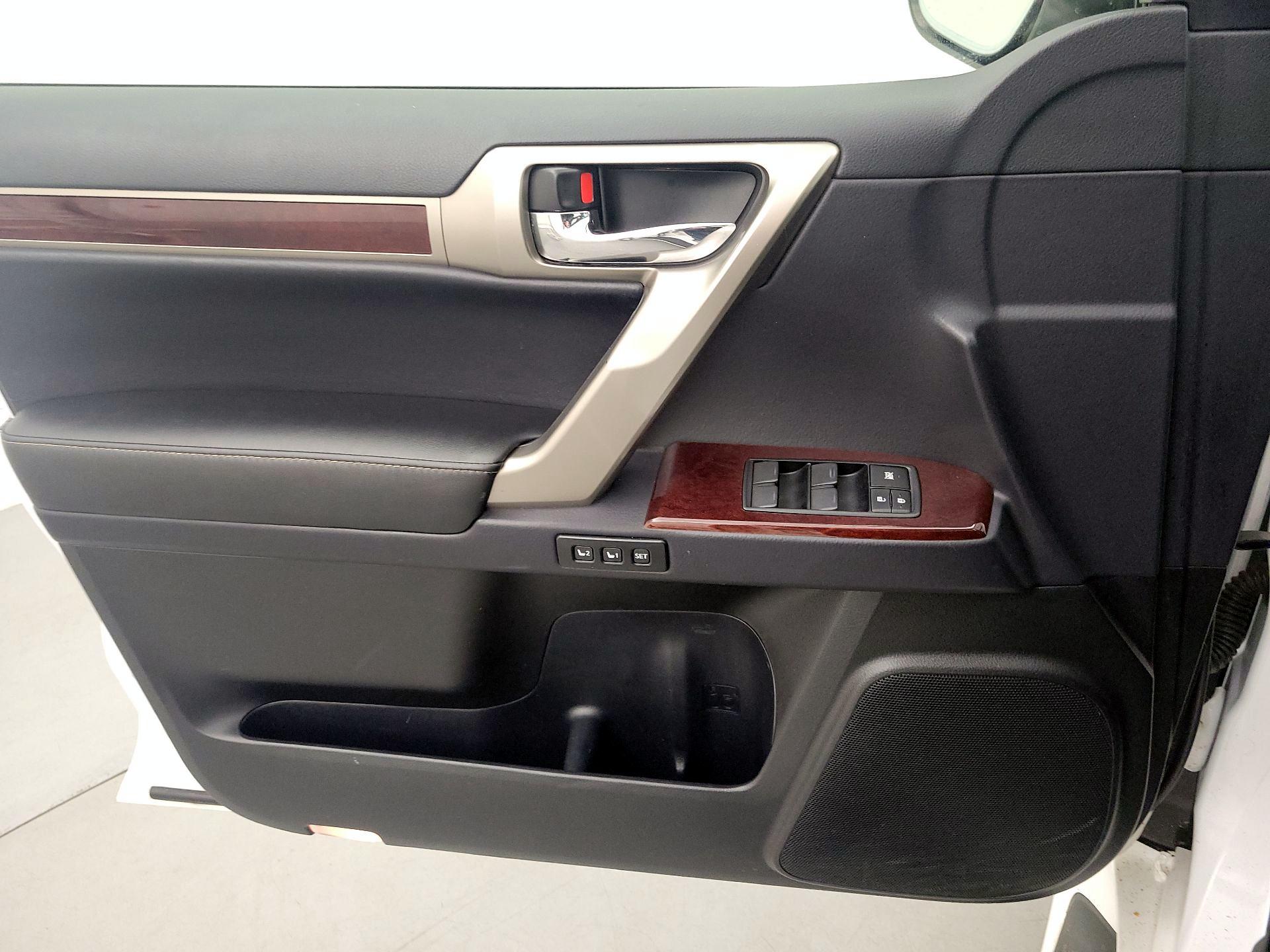 Thumbnail: 2017 Lexus GX - 12