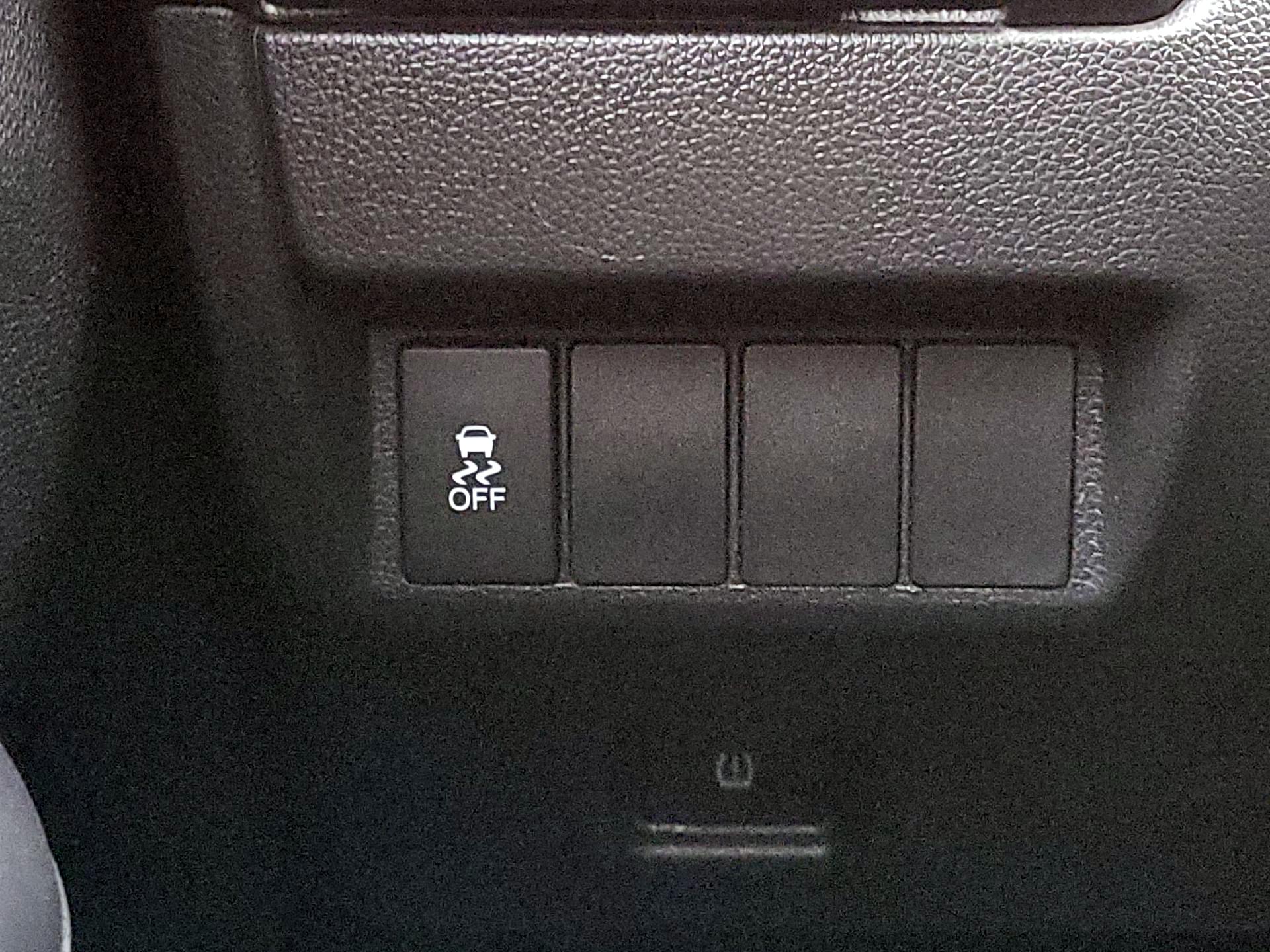 Thumbnail: 2015 Honda Fit - 13