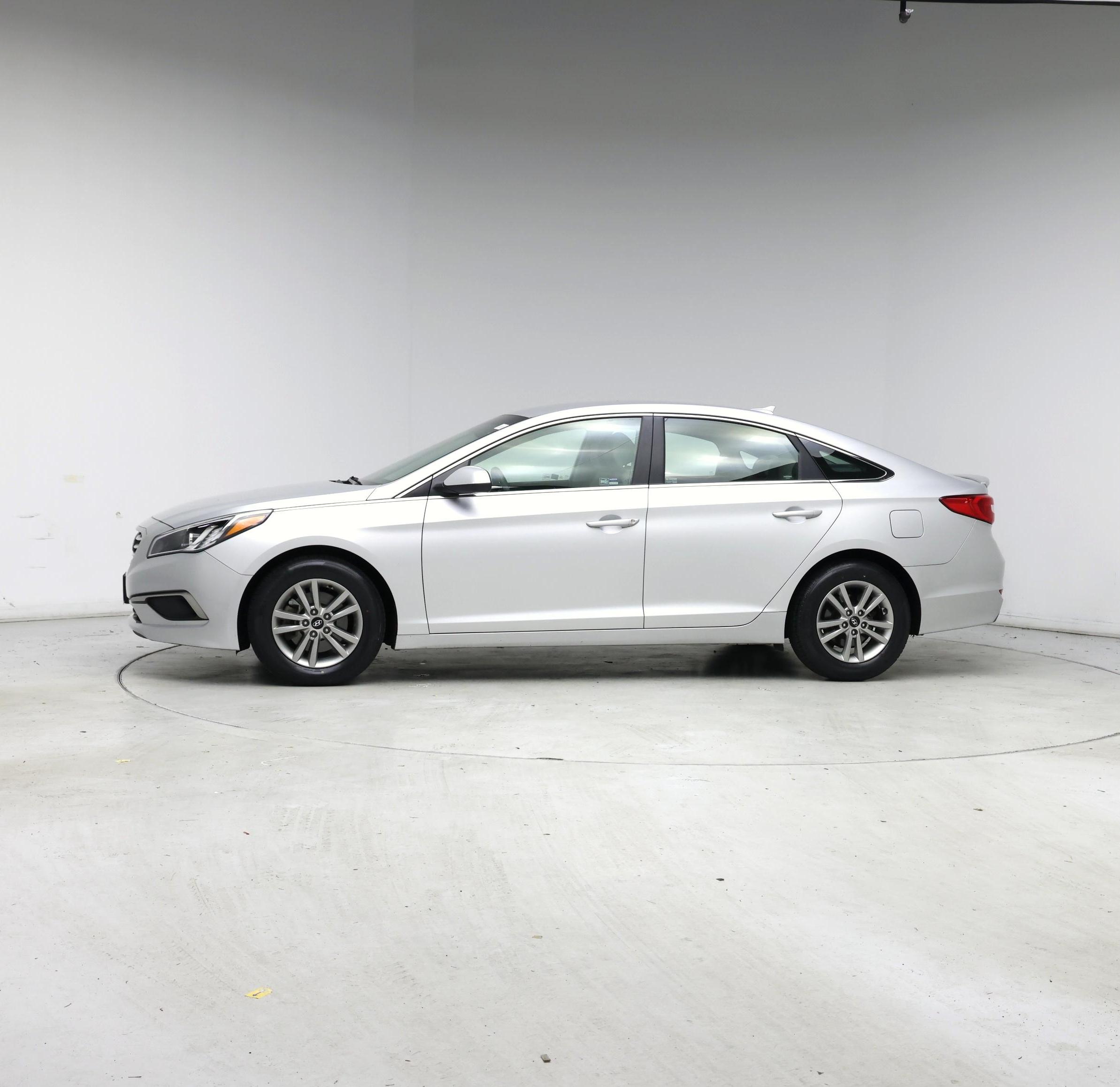 Thumbnail: 2016 Hyundai Sonata - 3