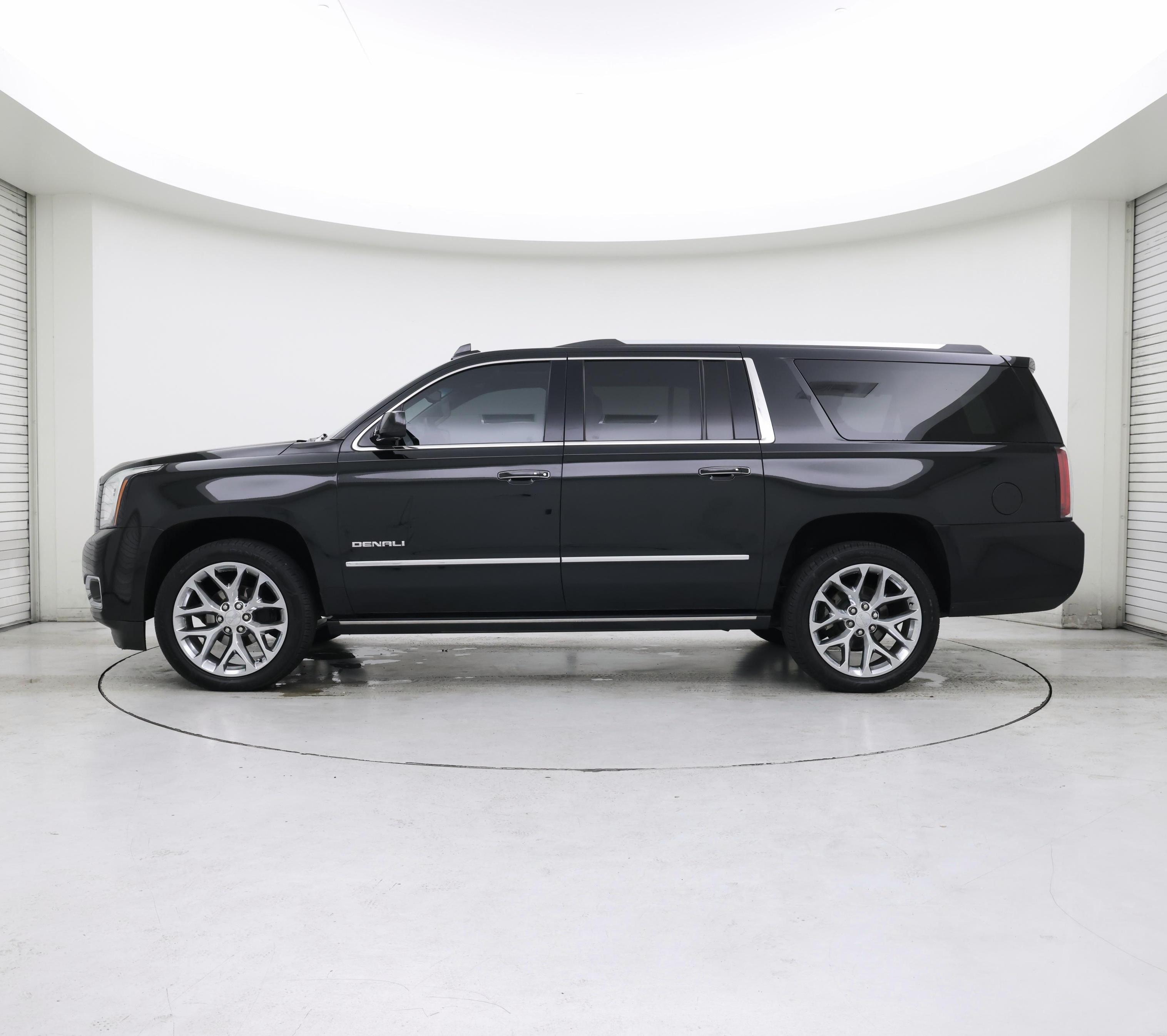 Thumbnail: 2020 GMC Yukon XL - 3