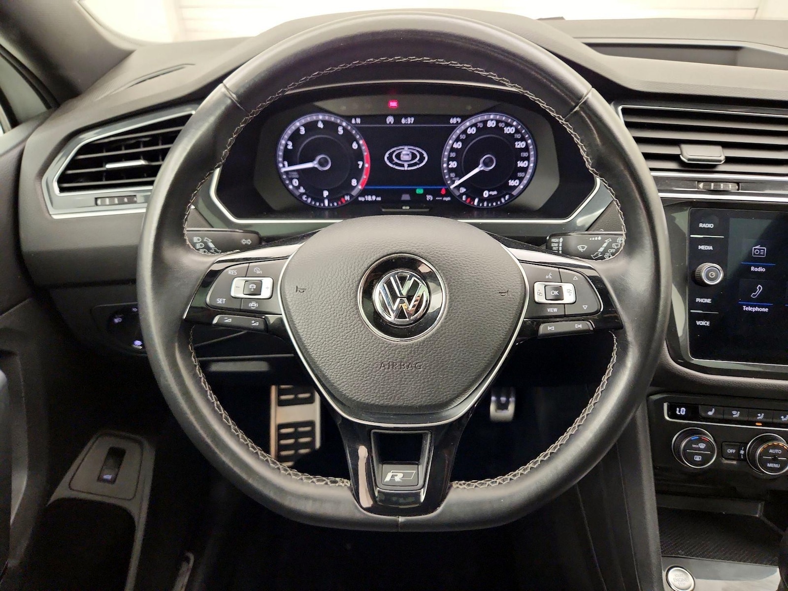 2019 Volkswagen Tiguan SEL R-Line - Photo 11