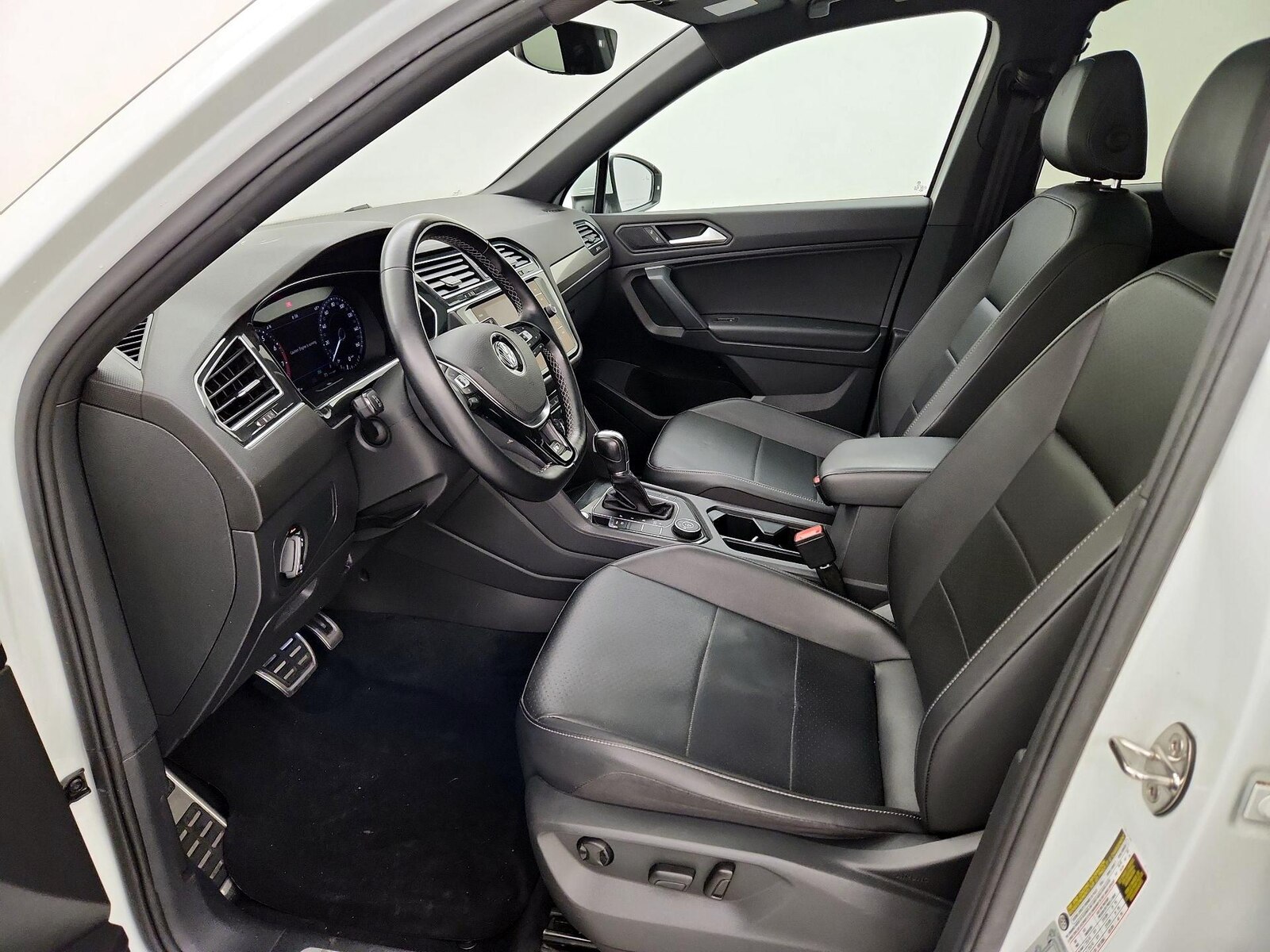 2019 Volkswagen Tiguan SEL R-Line - Photo 12