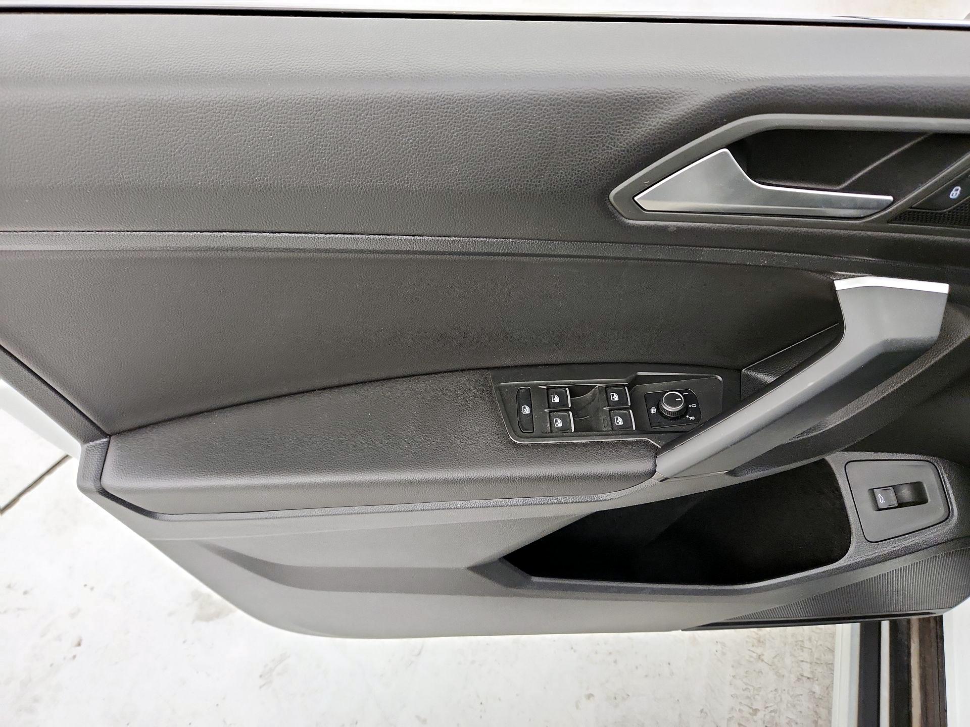 Thumbnail: 2019 Volkswagen Tiguan - 12