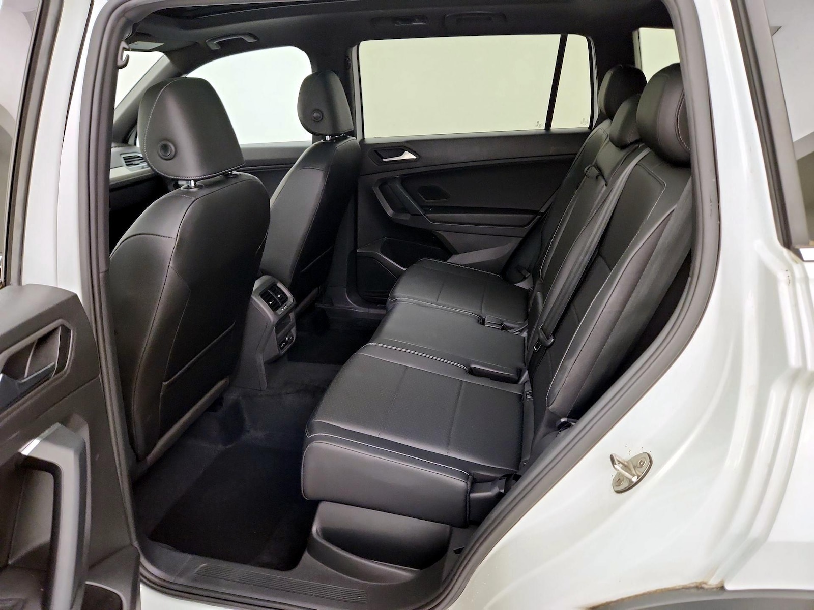 2019 Volkswagen Tiguan SEL R-Line - Photo 22