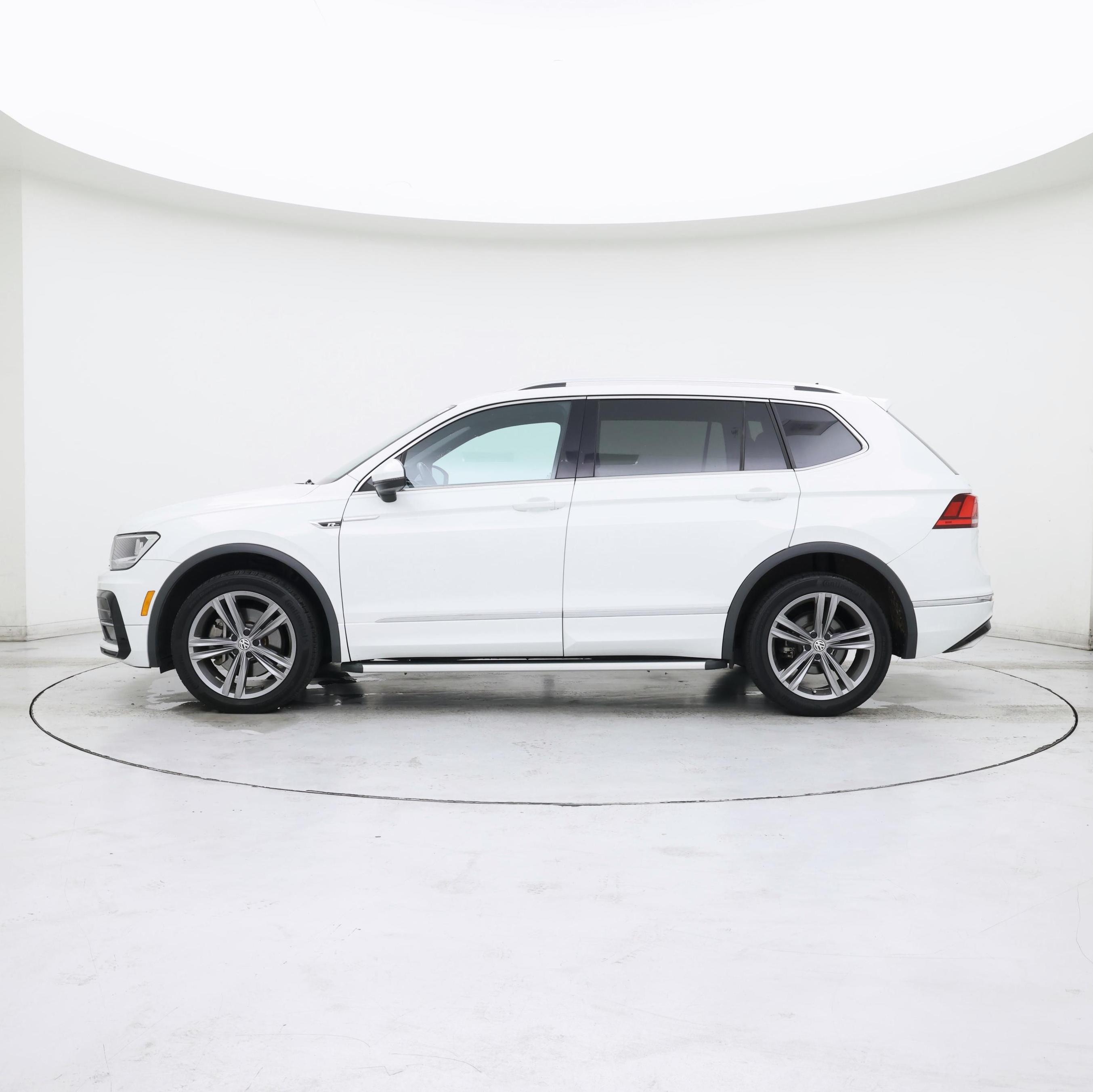 Thumbnail: 2019 Volkswagen Tiguan - 3