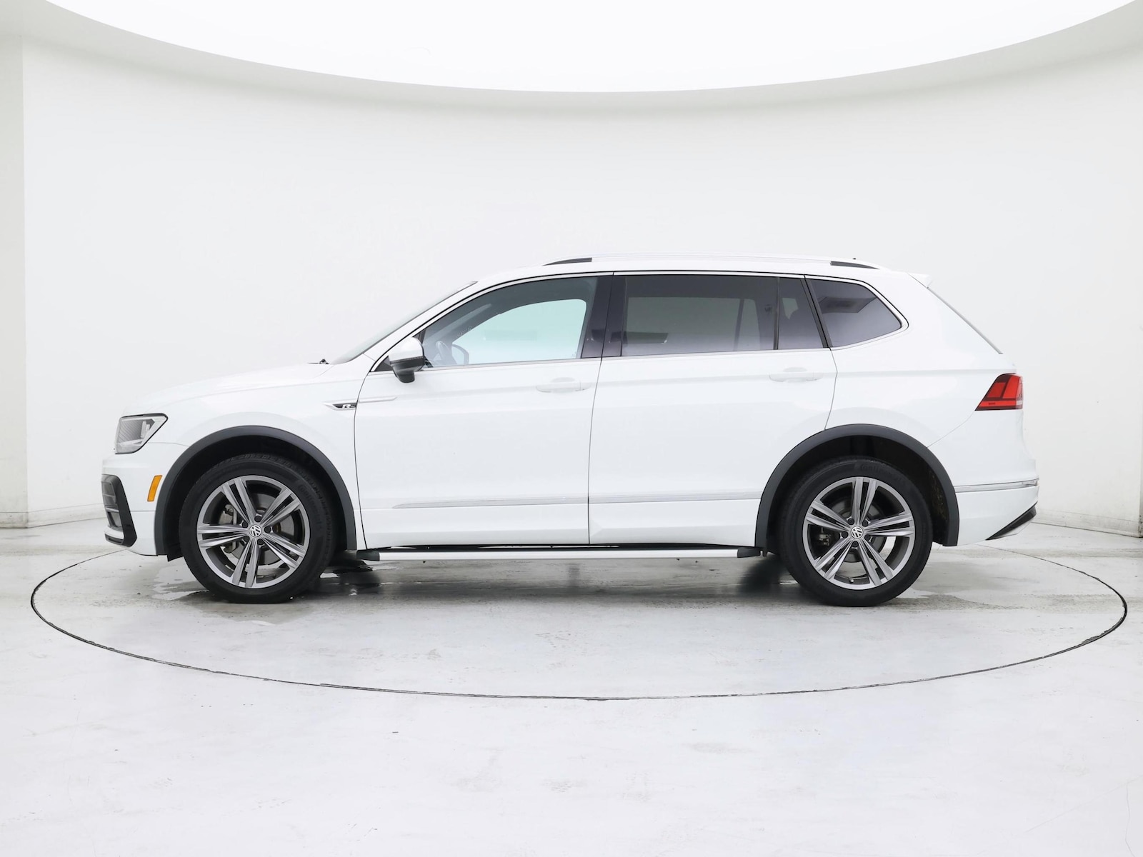 2019 Volkswagen Tiguan SEL R-Line - Photo 4