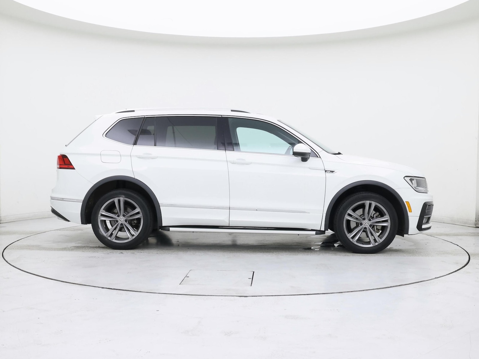 2019 Volkswagen Tiguan SEL R-Line - Photo 8